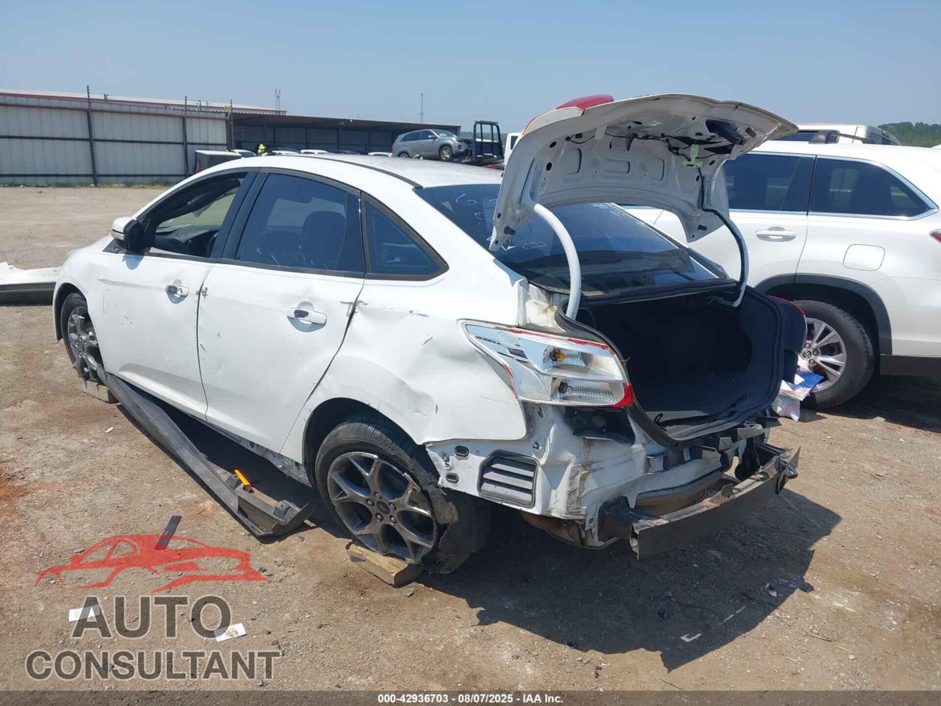 FORD FOCUS 2014 - 1FADP3F22EL163834