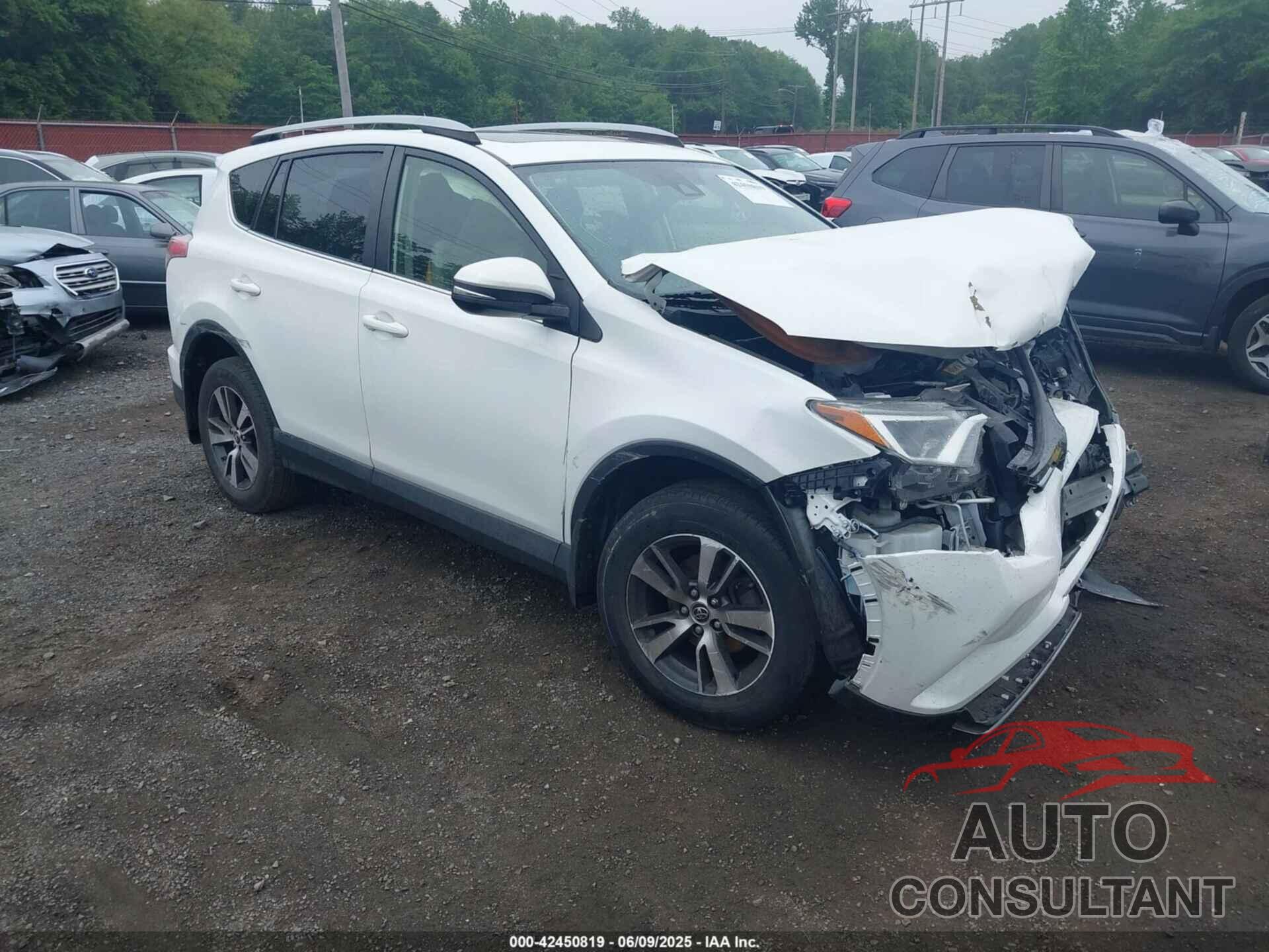 TOYOTA RAV4 2018 - JTMRFREV7JJ731342