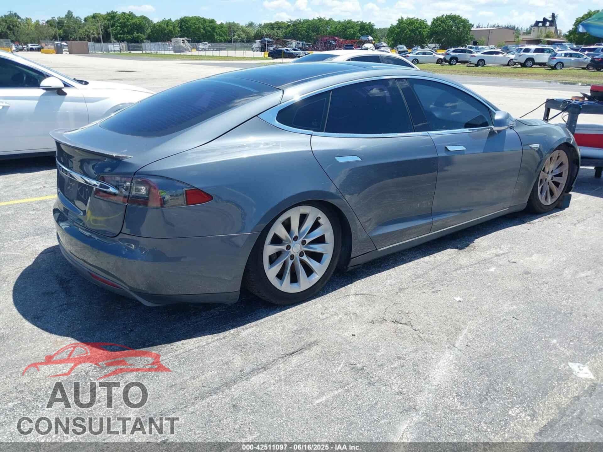 TESLA MODEL S 2013 - 5YJSA1DP9DFP06121