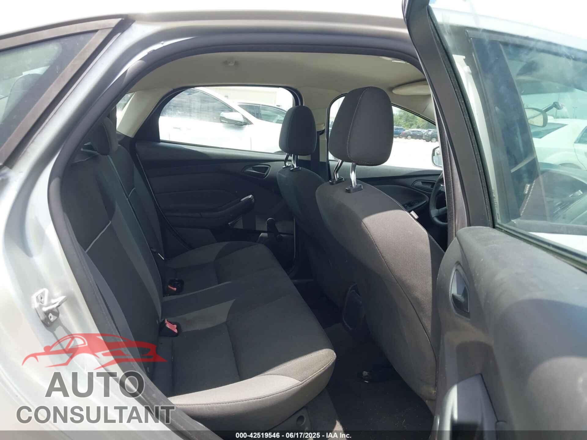 FORD FOCUS 2014 - 1FADP3E26EL137741