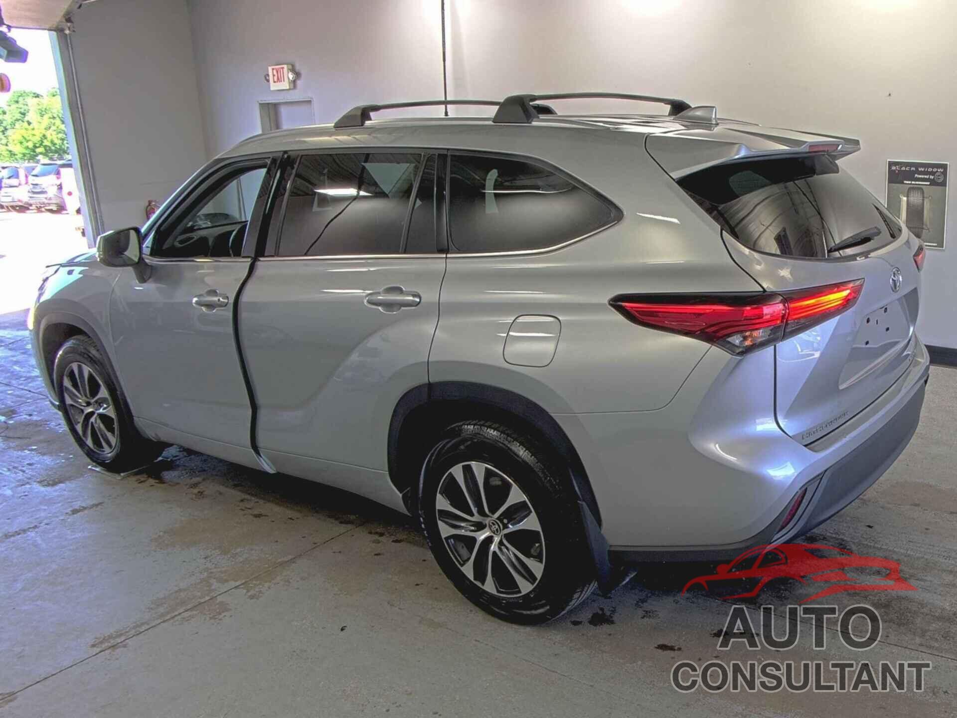 TOYOTA HIGHLANDER 2021 - 5TDHZRBH4MS154763