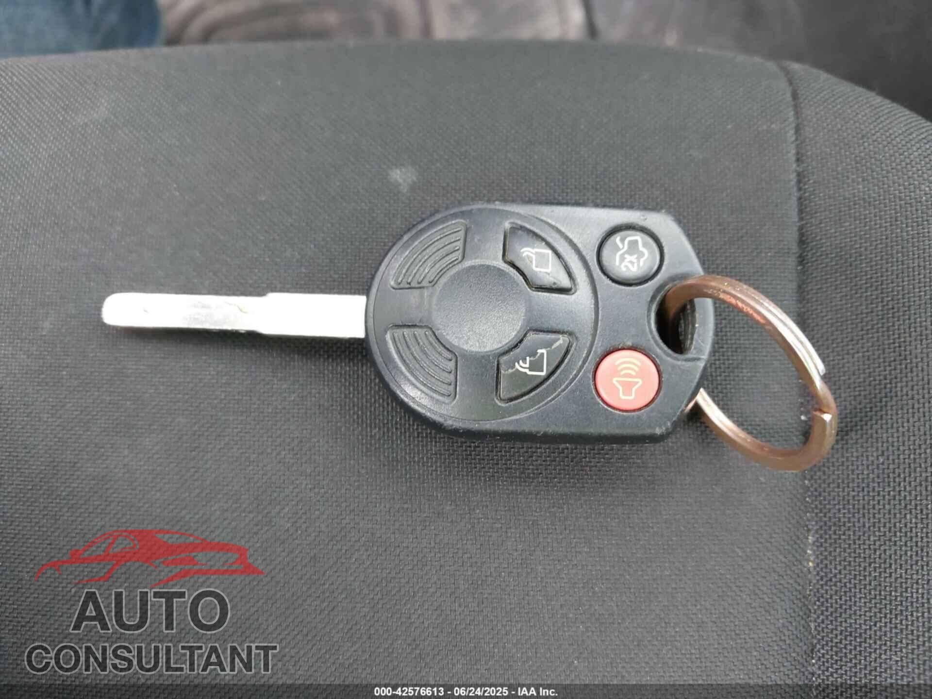 FORD FOCUS 2017 - 1FADP3H23HL237621