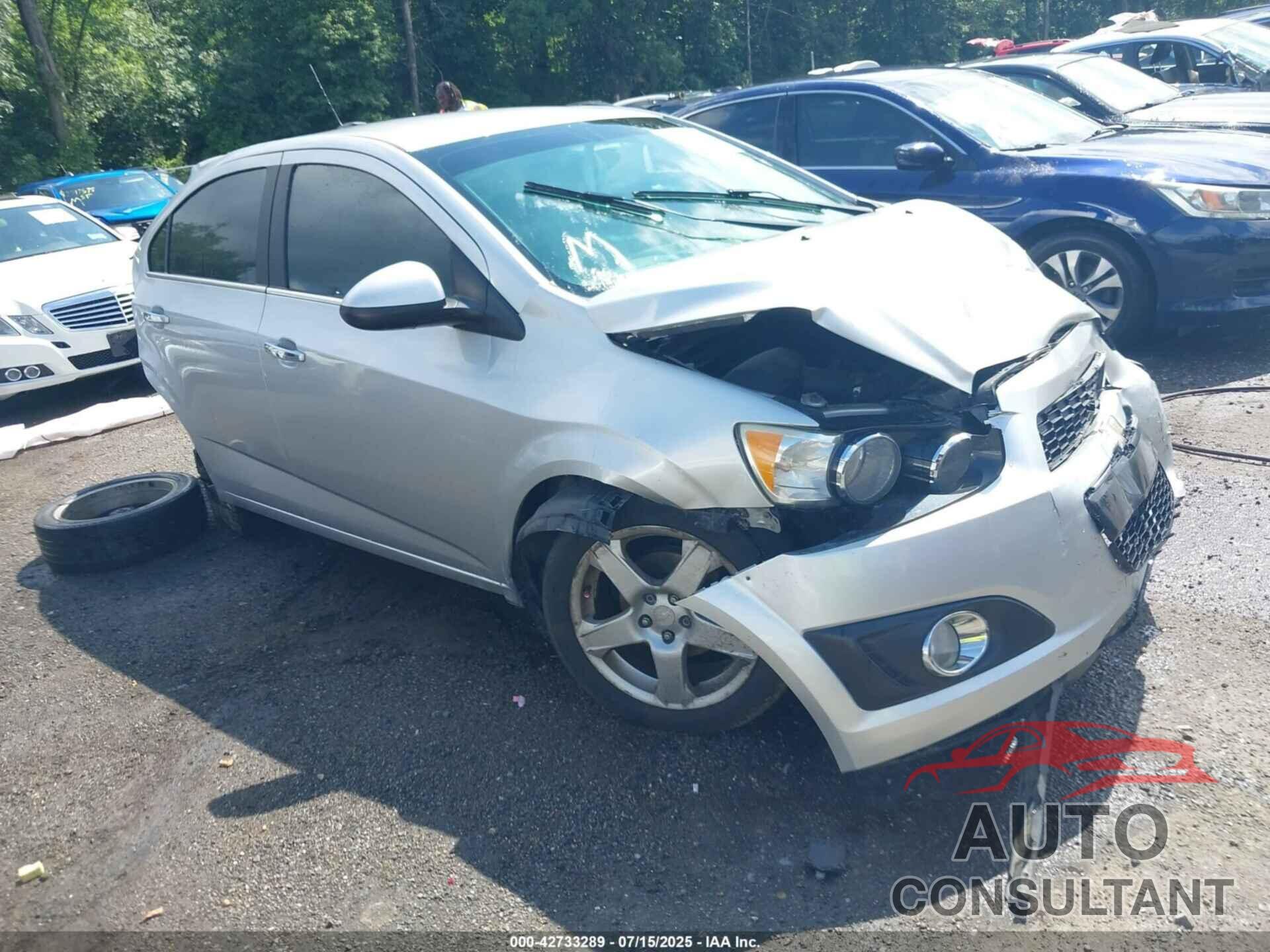 CHEVROLET SONIC 2015 - 1G1JE5SB5F4202862
