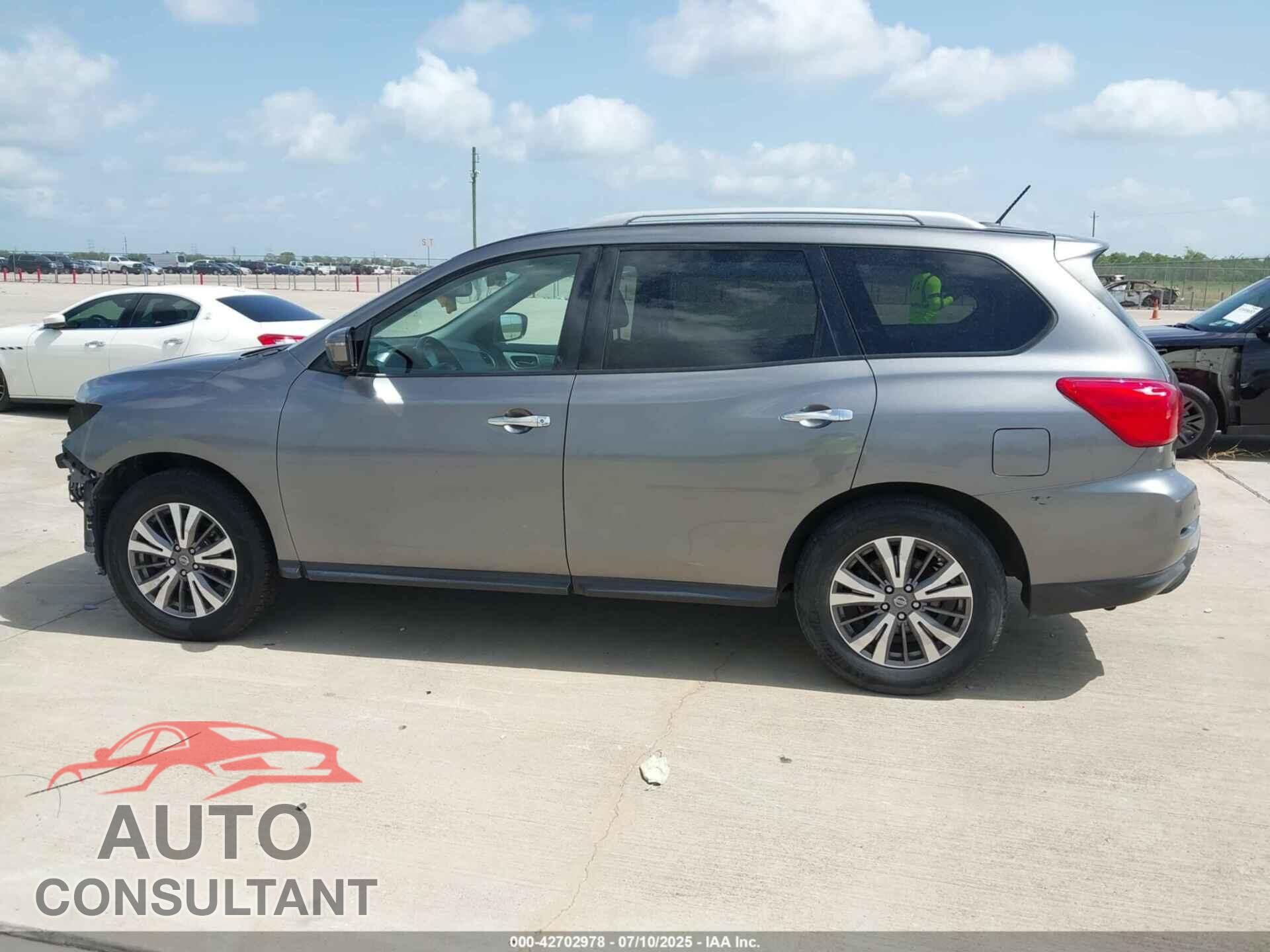 NISSAN PATHFINDER 2017 - 5N1DR2MM4HC673637
