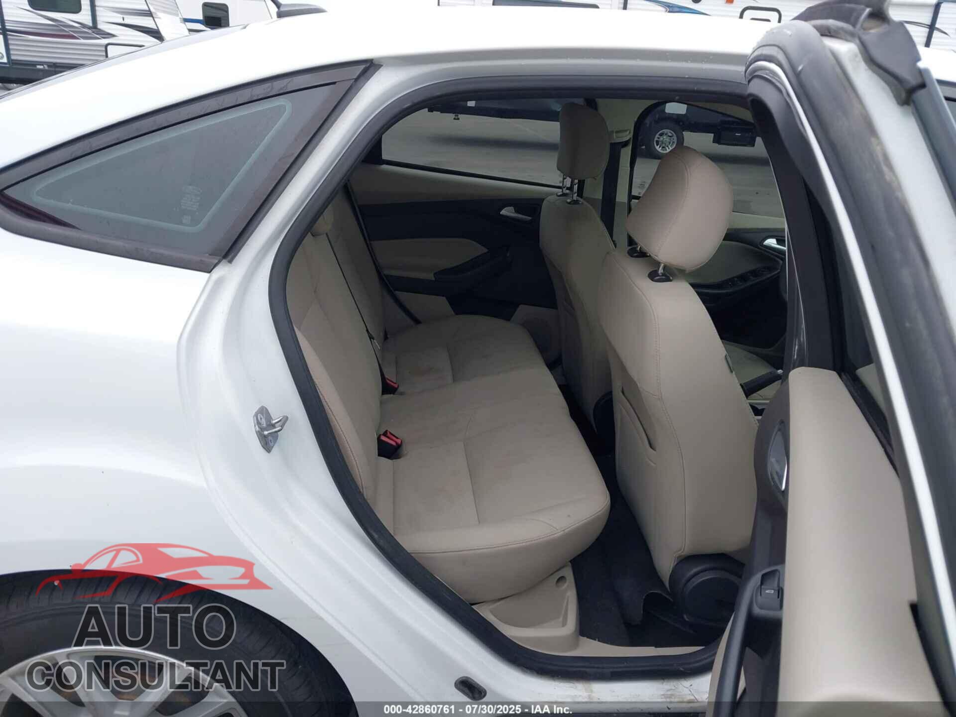 FORD FOCUS 2017 - 1FADP3F24HL267567