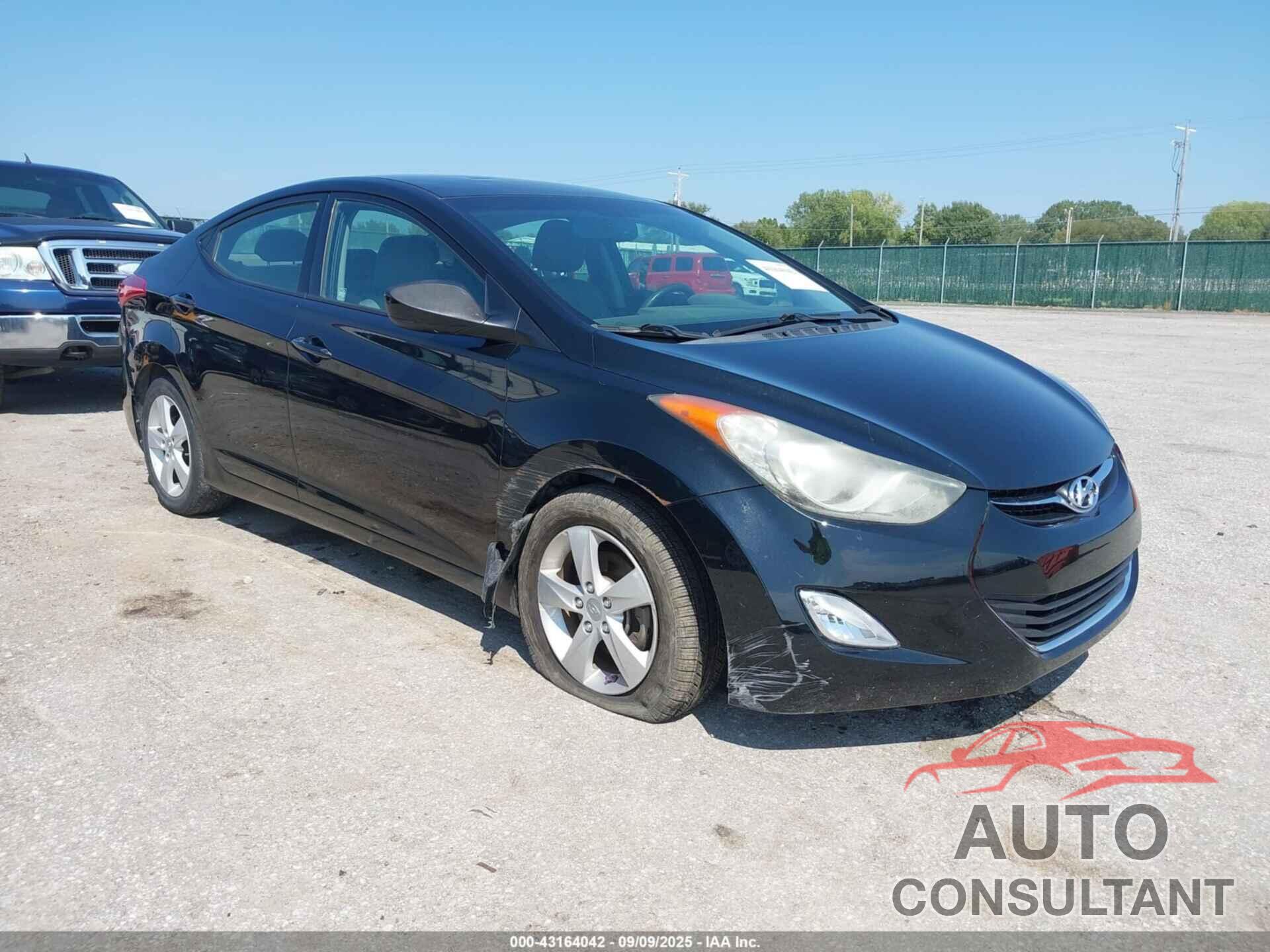 HYUNDAI ELANTRA 2013 - 5NPDH4AE4DH445734
