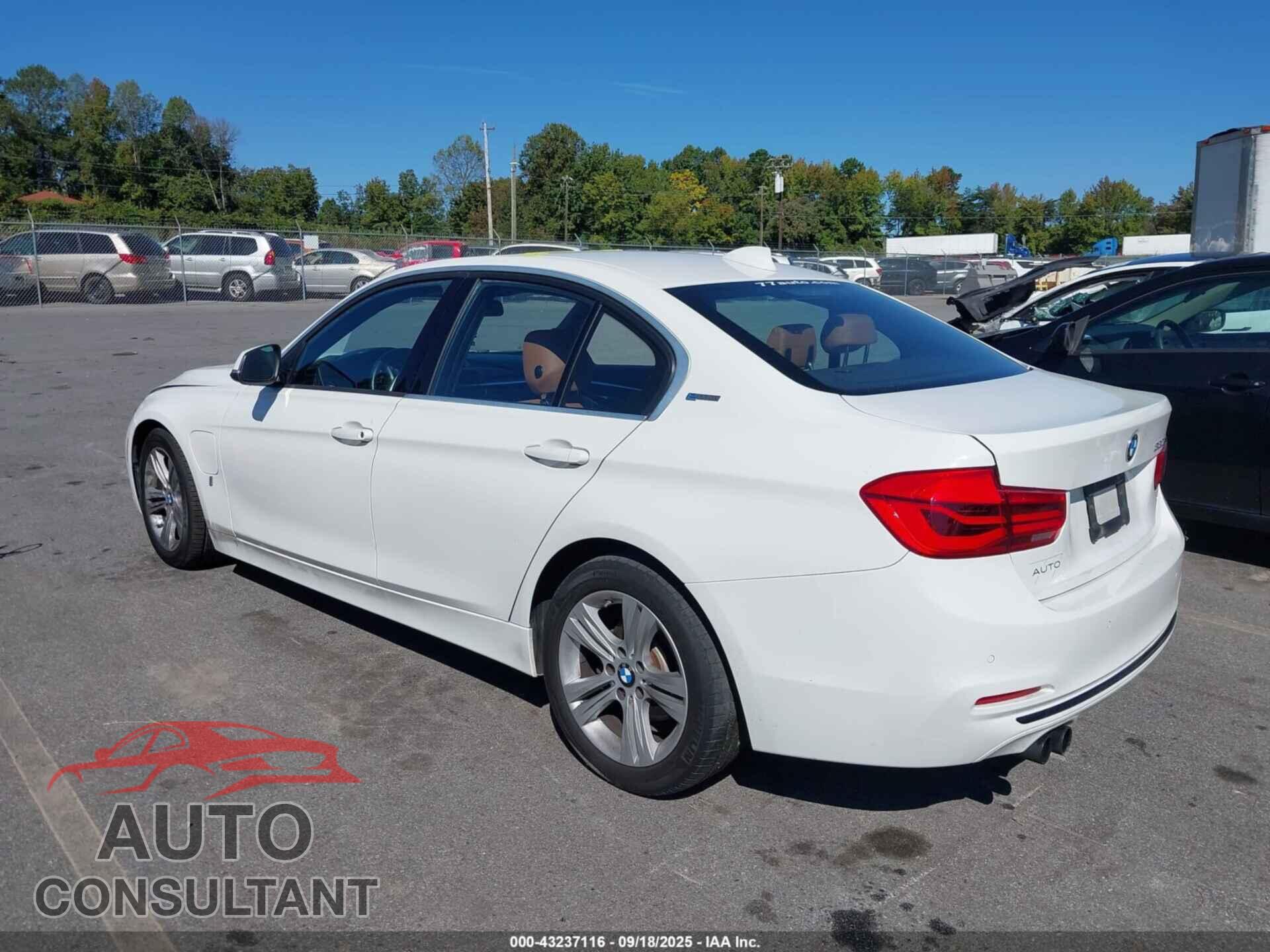BMW 330E 2017 - WBA8E1C37HA158578