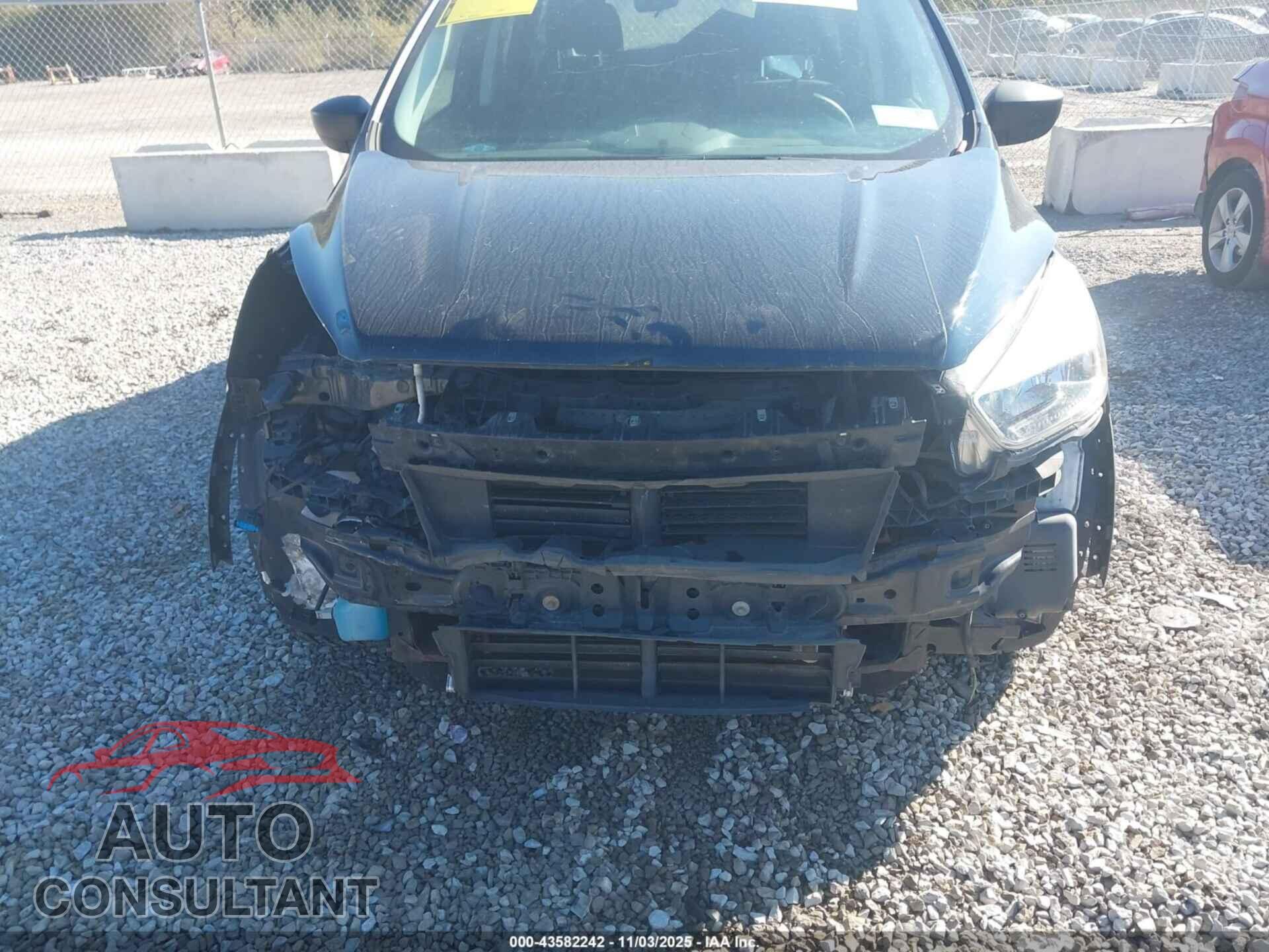 FORD ESCAPE 2017 - 1FMCU0F77HUB20397