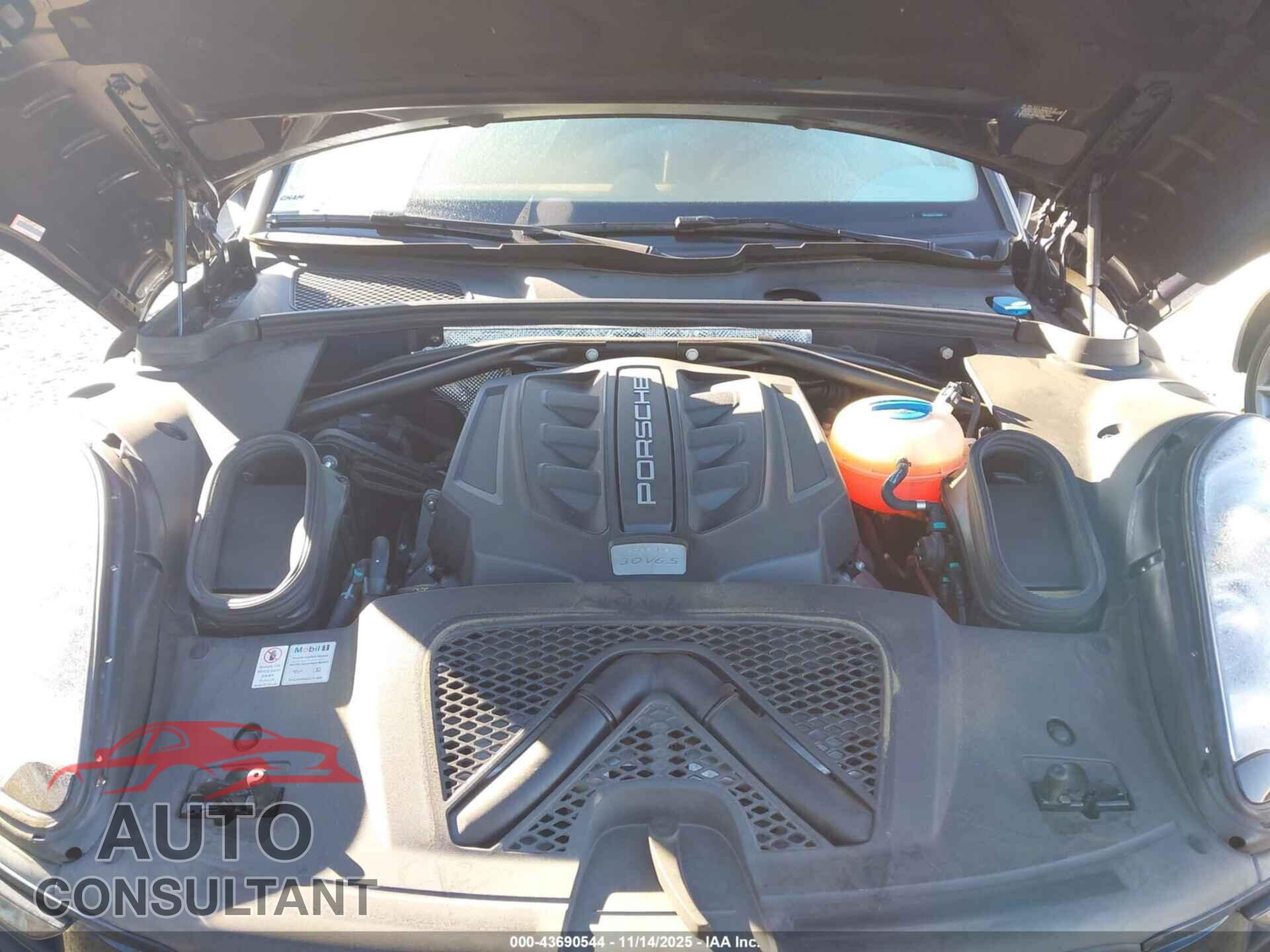 PORSCHE MACAN 2016 - WP1AB2A55GLB53856