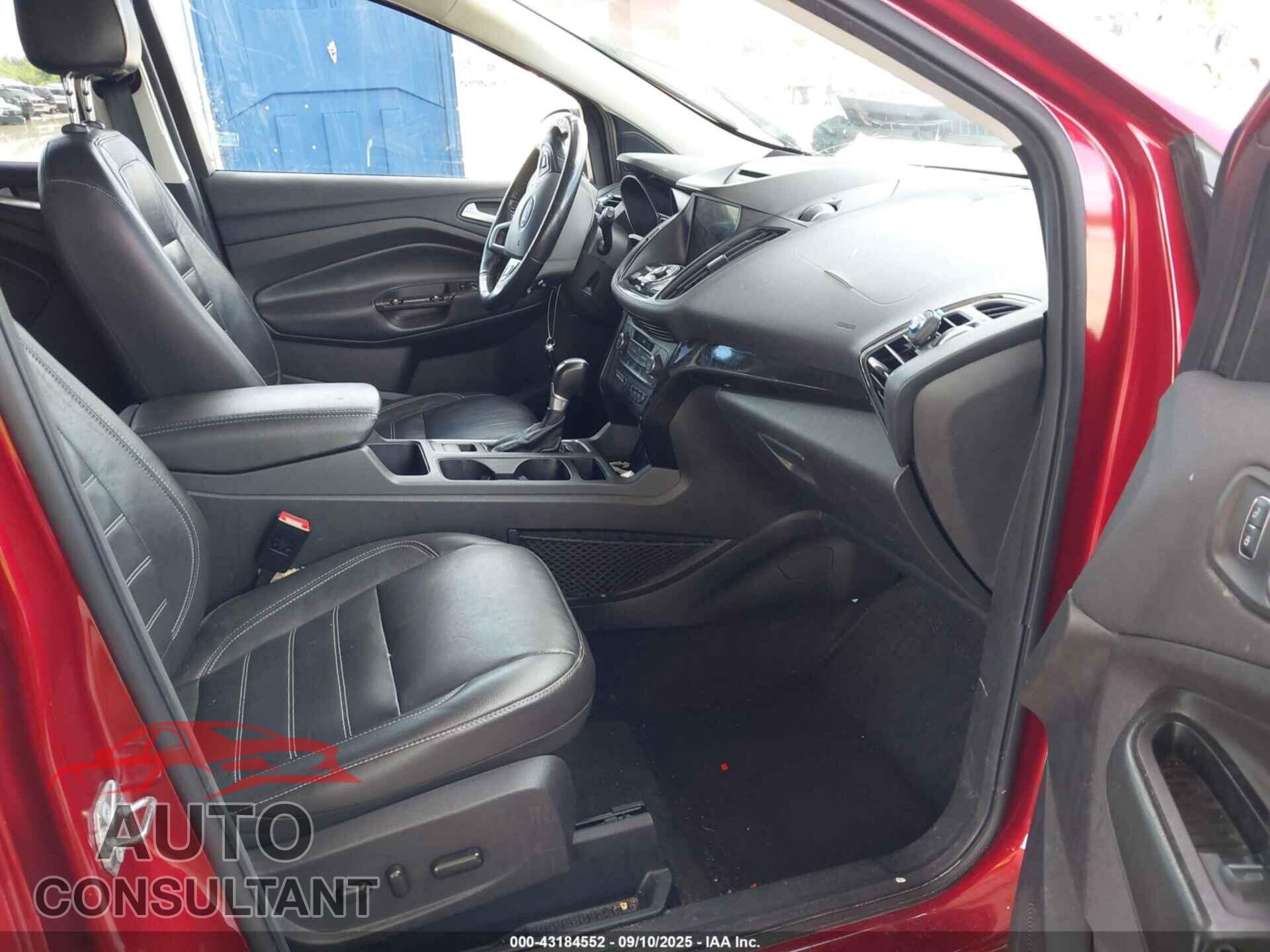 FORD ESCAPE 2017 - 1FMCU9J97HUE44334
