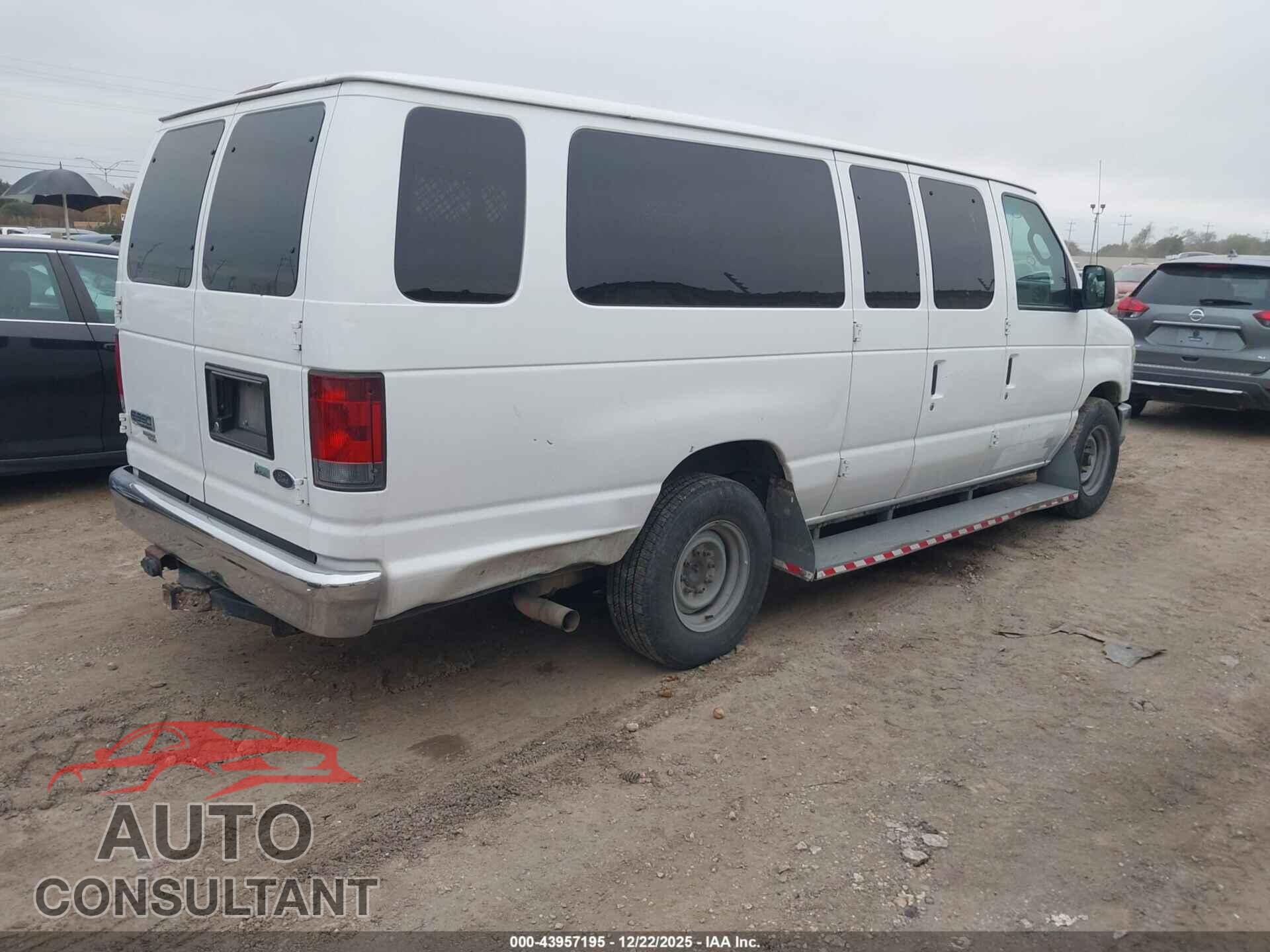 FORD E-350 SUPER DUTY 2012 - 1FBSS3BL7CDB25512