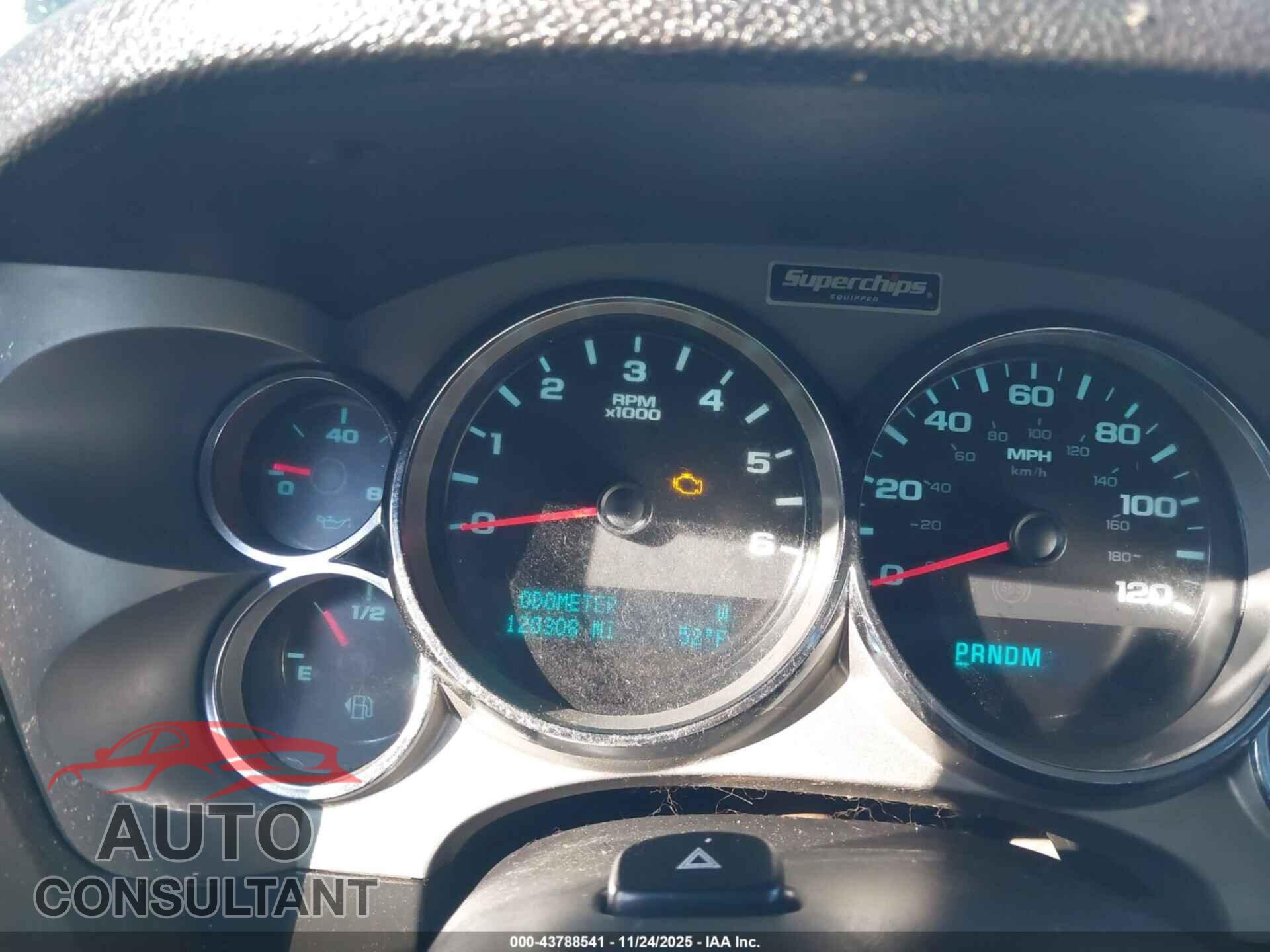 CHEVROLET SILVERADO 1500 2011 - 1GCRKSE37BZ111191
