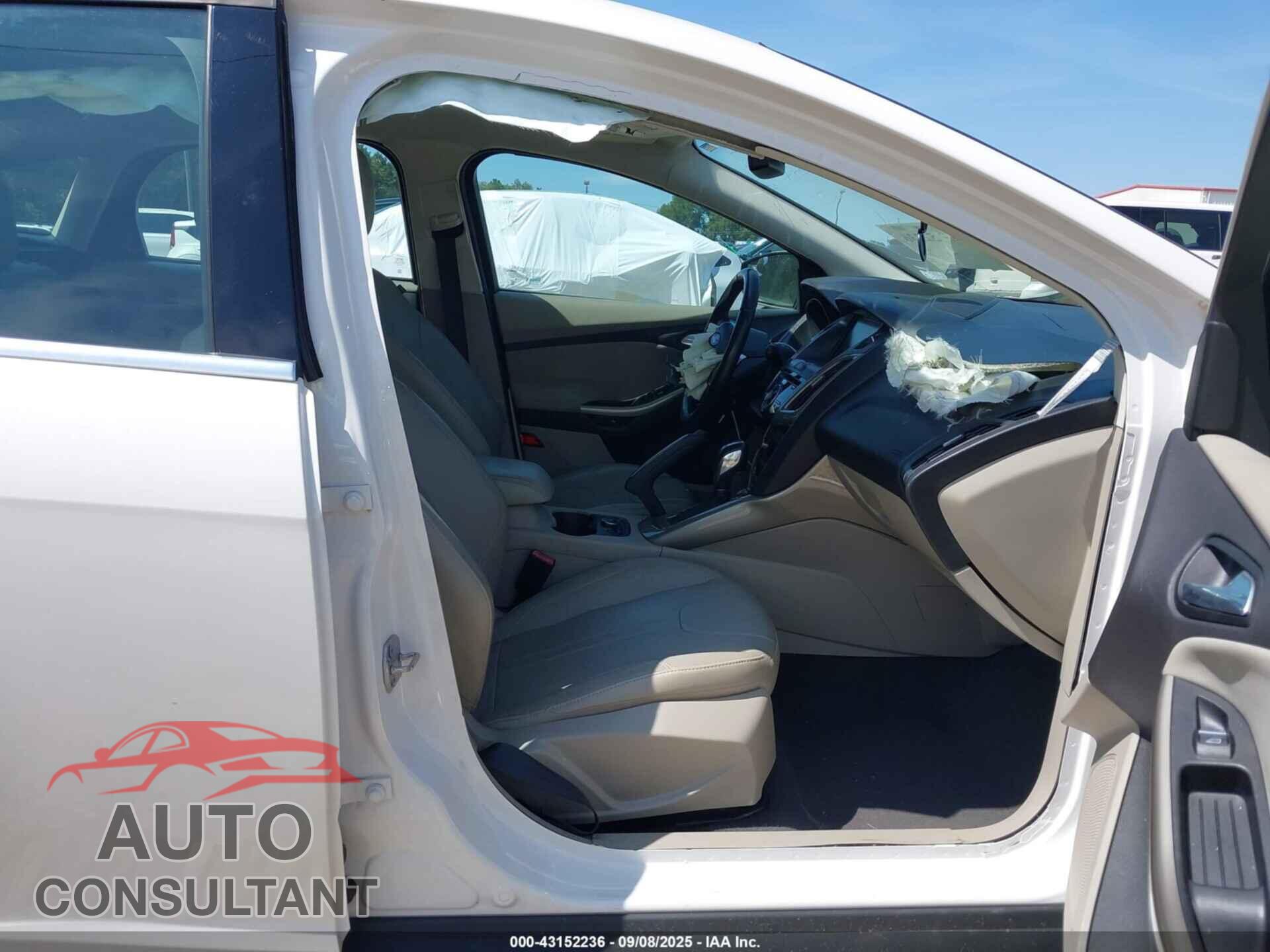 FORD FOCUS 2012 - 1FAHP3M29CL237381