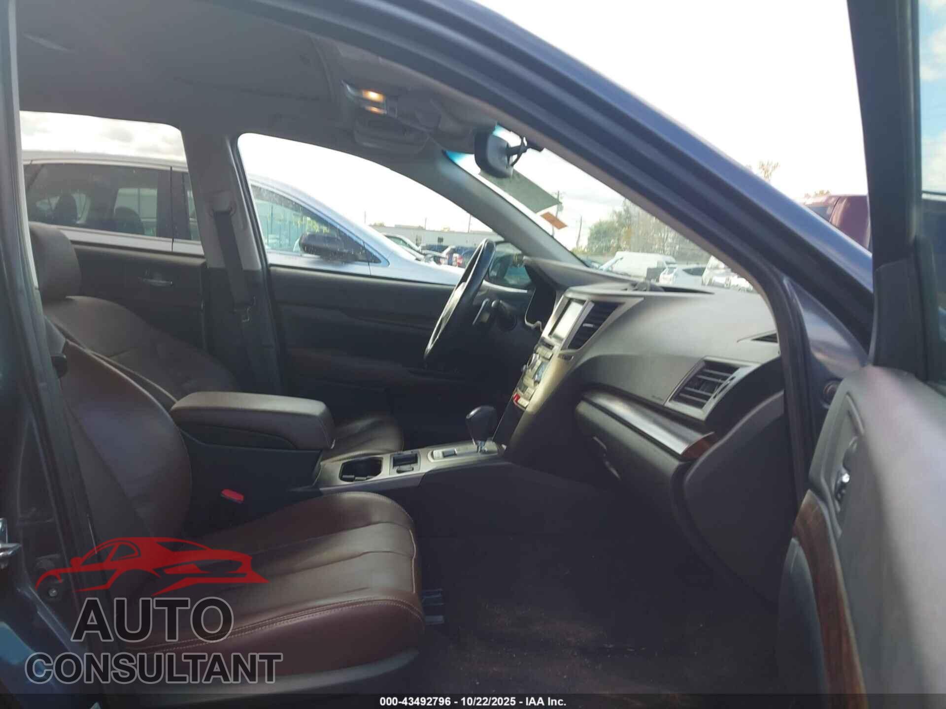 SUBARU OUTBACK 2014 - 4S4BRBPC3E3207459