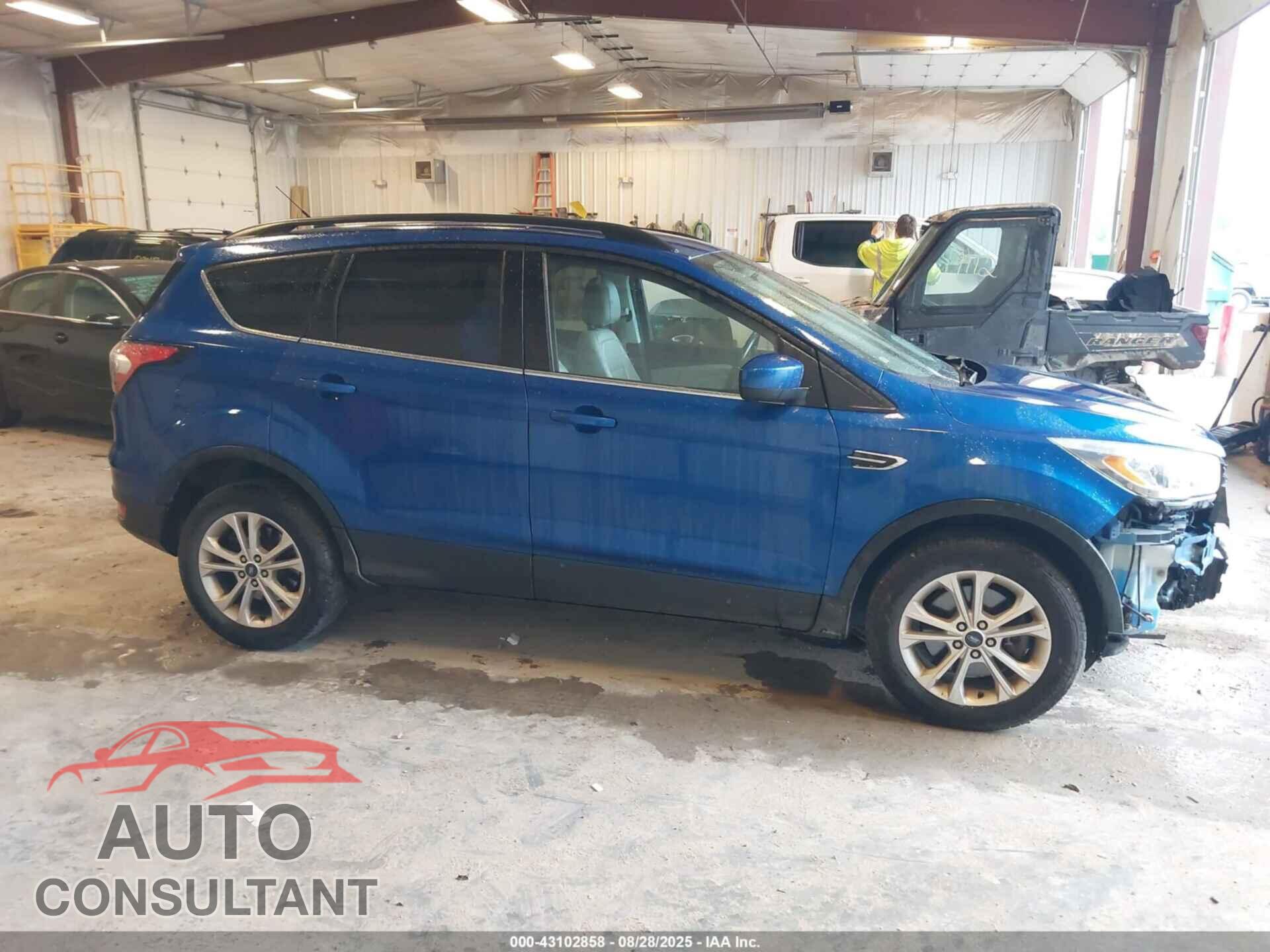 FORD ESCAPE 2017 - 1FMCU9GD5HUB82700