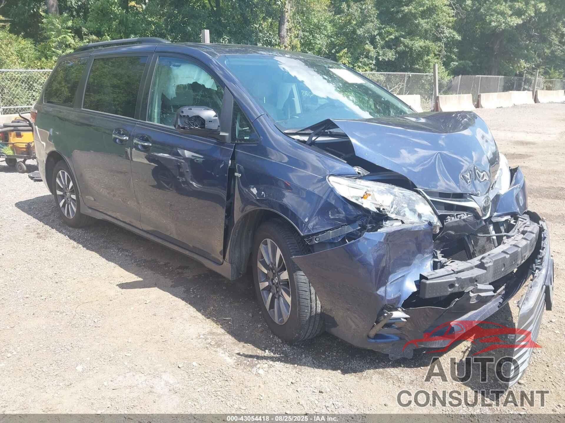 TOYOTA SIENNA 2018 - 5TDDZ3DC2JS198186
