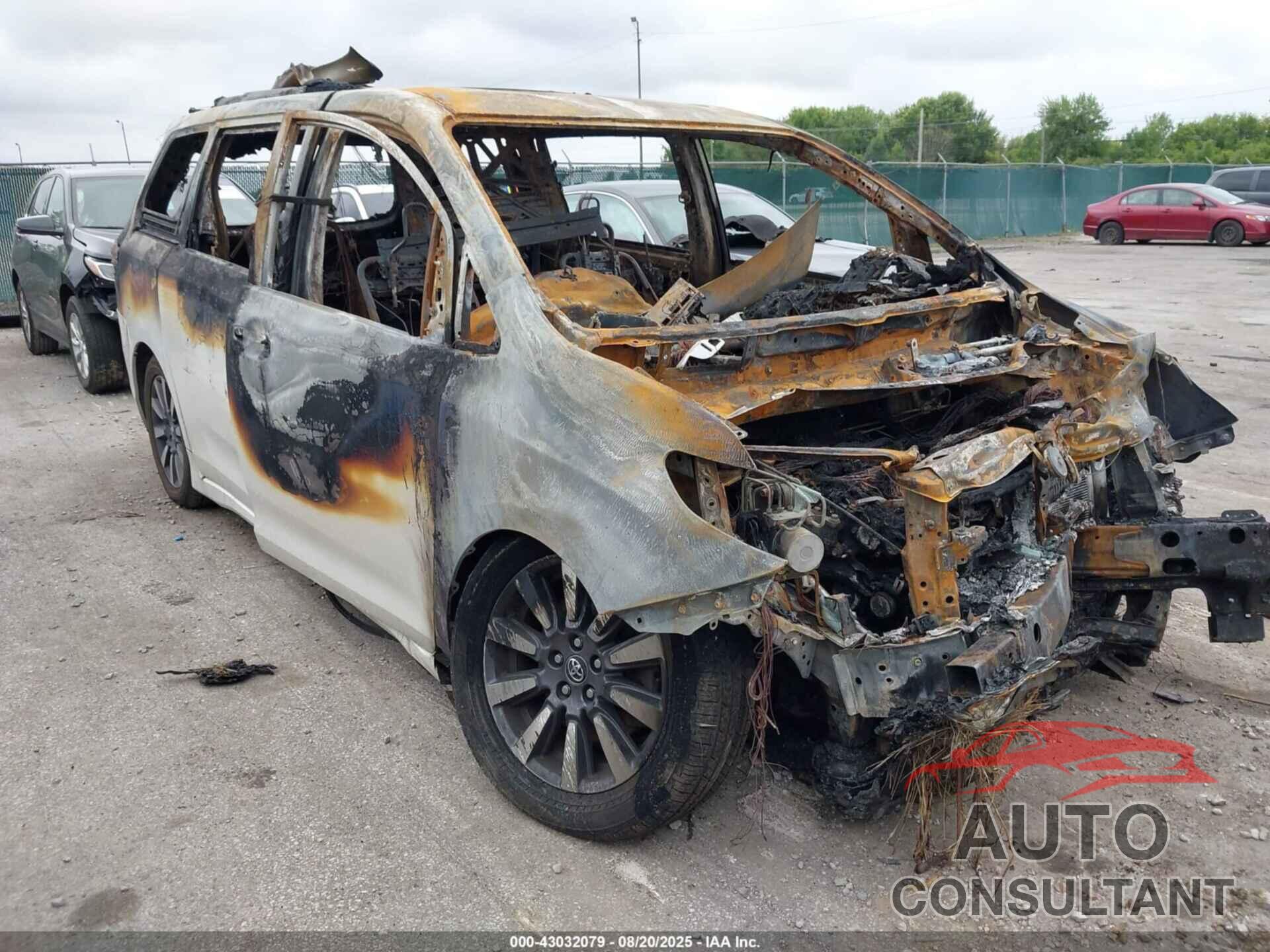 TOYOTA SIENNA 2020 - 5TDDZ3DC7LS233159