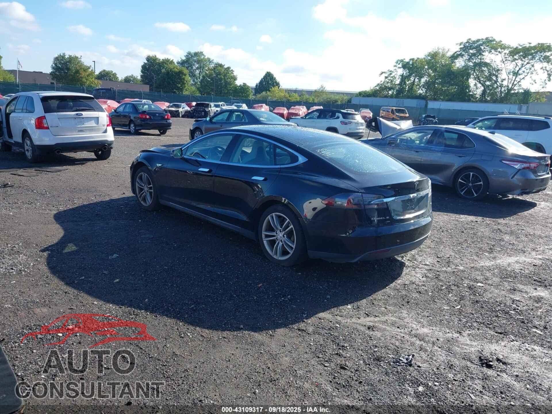 TESLA MODEL S 2013 - 5YJSA1CN8DFP24898