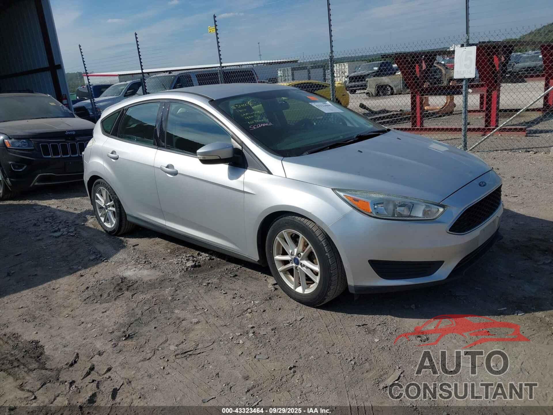 FORD FOCUS 2016 - 1FADP3K22GL283402