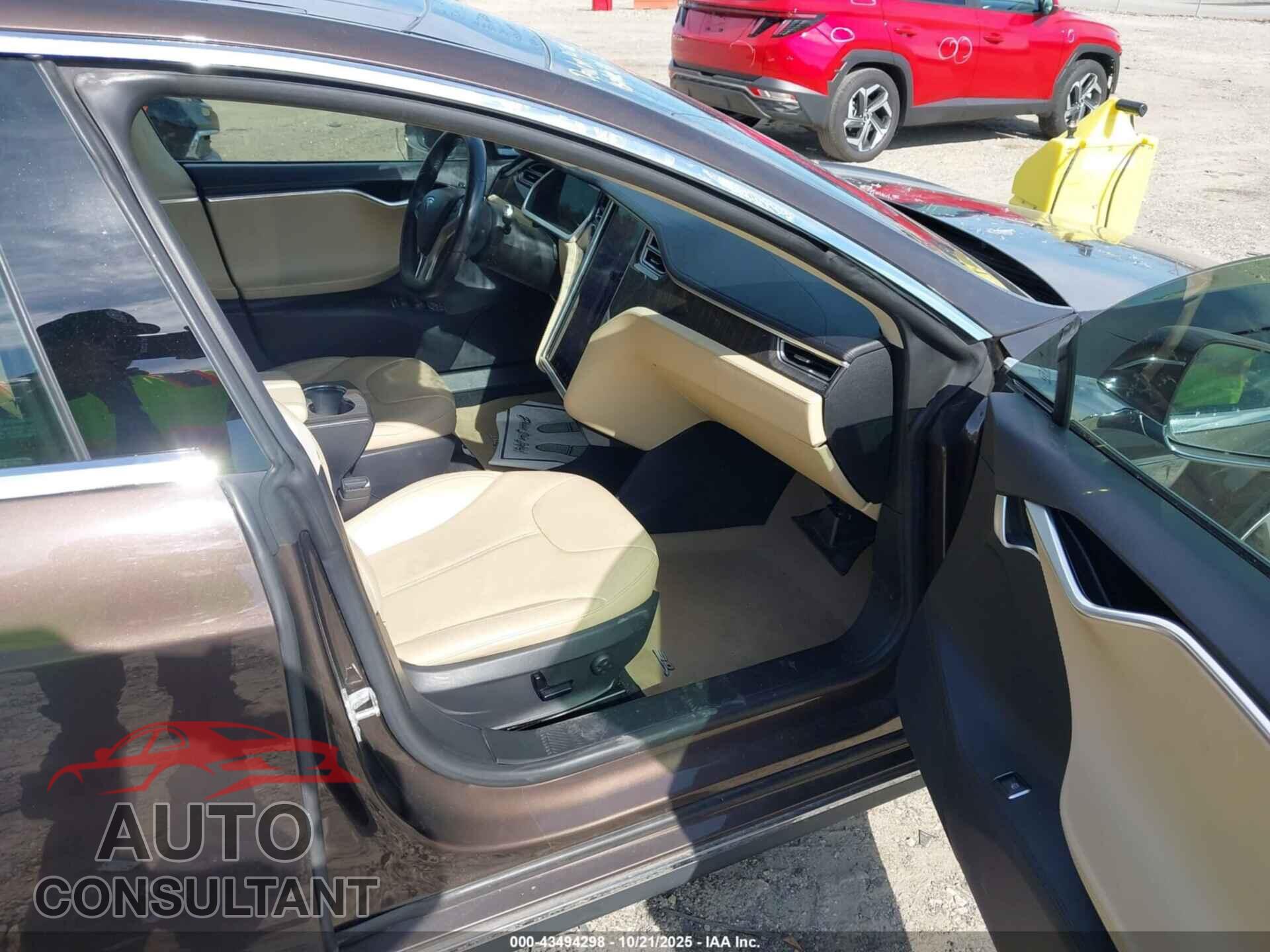 TESLA MODEL S 2013 - 5YJSA1DN0DFP16244