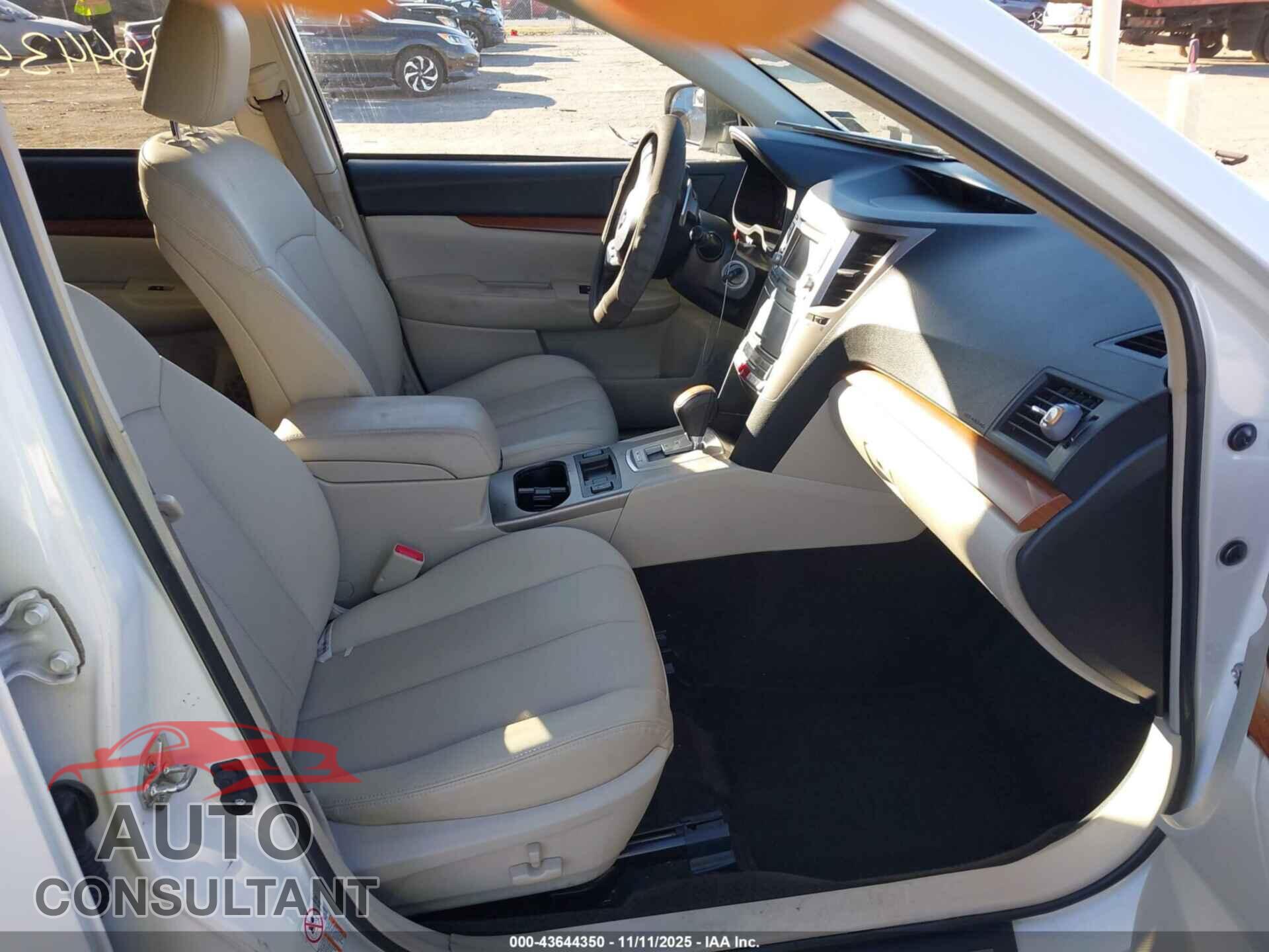 SUBARU OUTBACK 2014 - 4S4BRBLC4E3243859