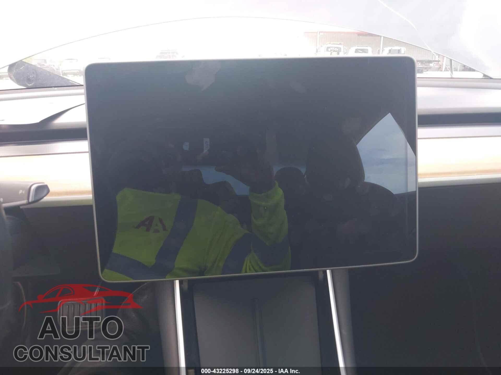 TESLA MODEL 3 2018 - 5YJ3E1EA9JF046497