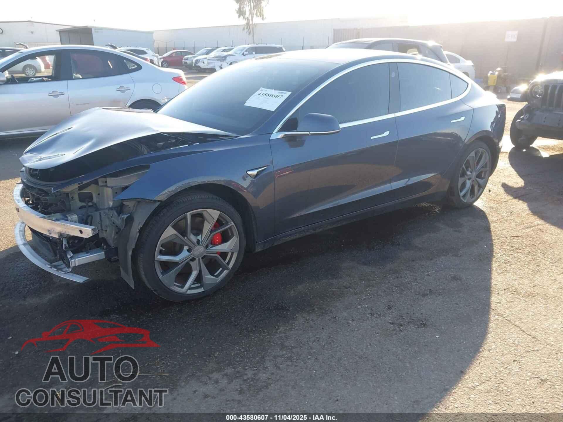 TESLA MODEL 3 2018 - 5YJ3E1EB4JF181007