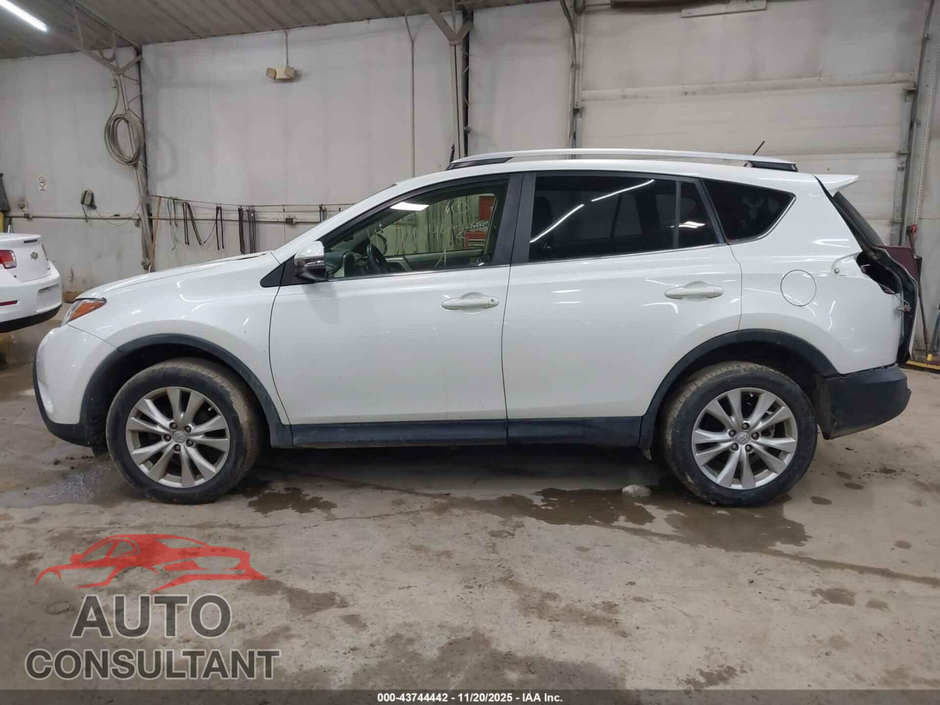 TOYOTA RAV4 2013 - JTMDFREV8D5000247