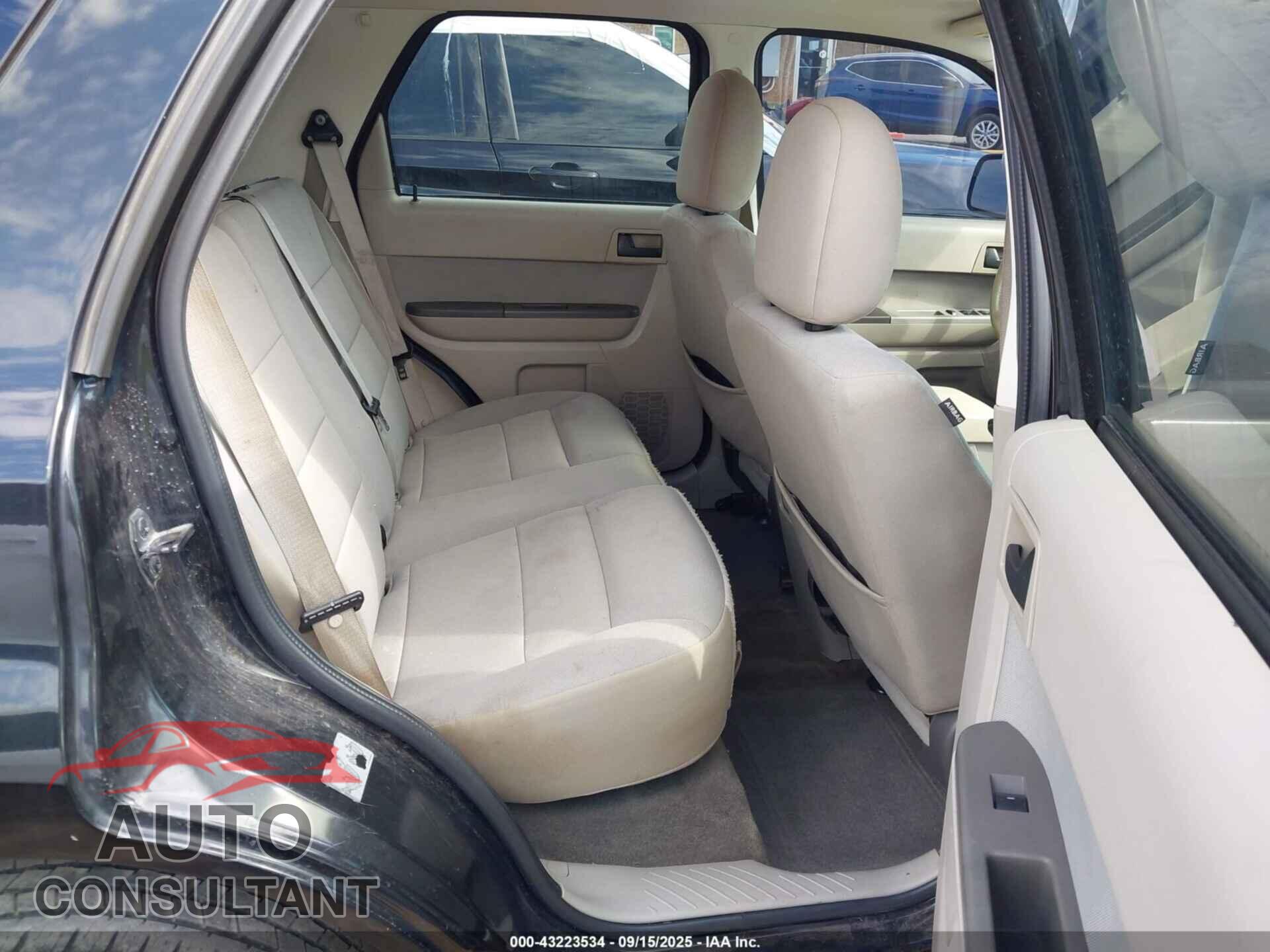 FORD ESCAPE 2011 - 1FMCU0DG2BKA86875