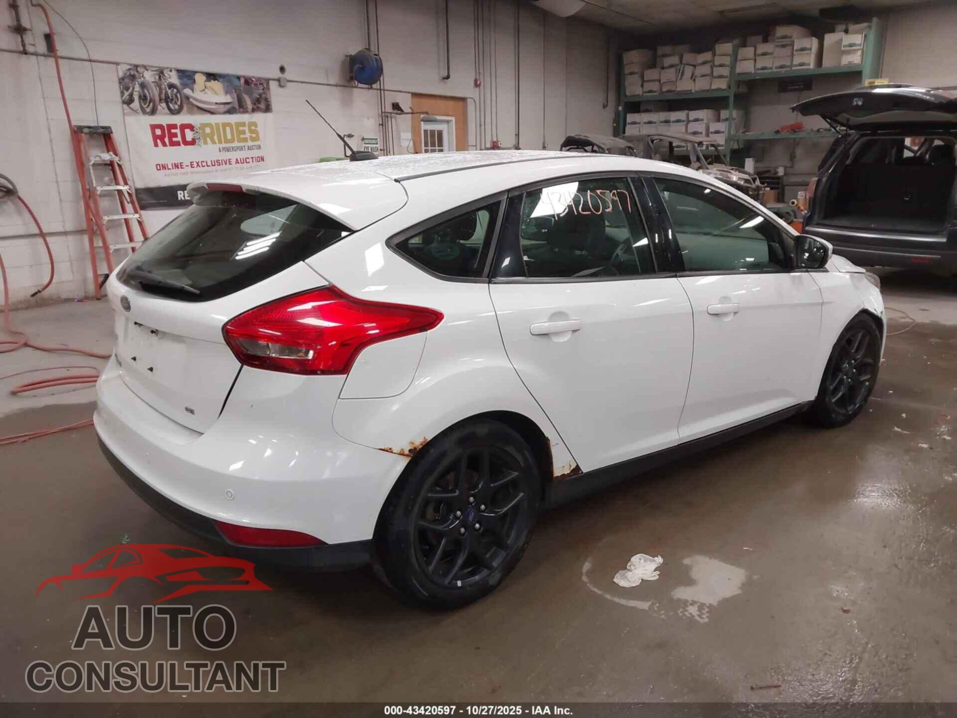 FORD FOCUS 2016 - 1FADP3K25GL367441