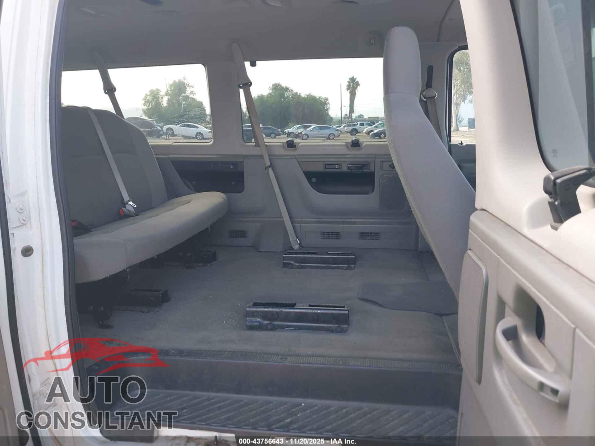 FORD E-350 SUPER DUTY 2011 - 1FBNE3BL1BDB21961