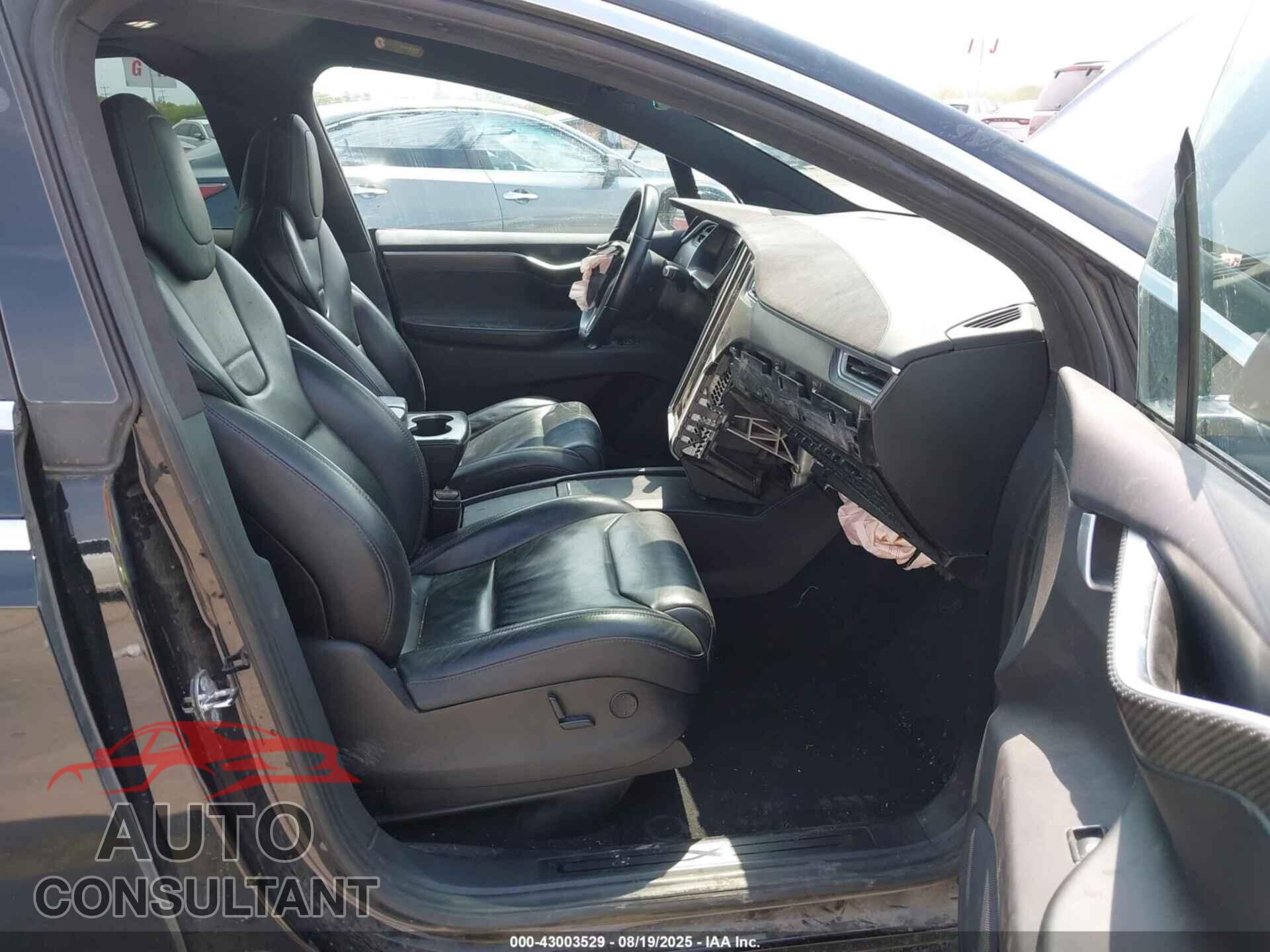 TESLA MODEL X 2017 - 5YJXCBE28HF043784