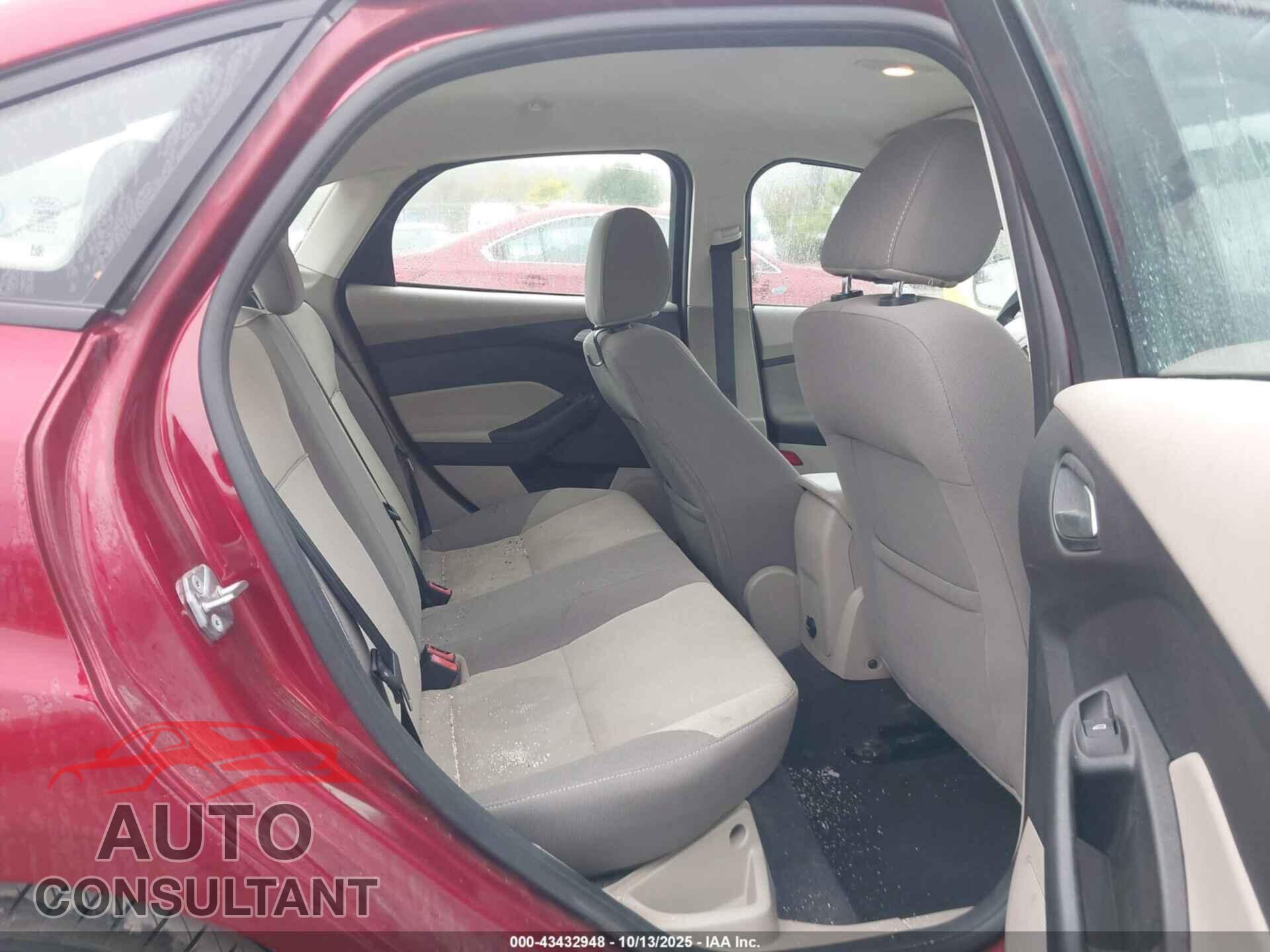 FORD FOCUS 2014 - 1FADP3F25EL402440
