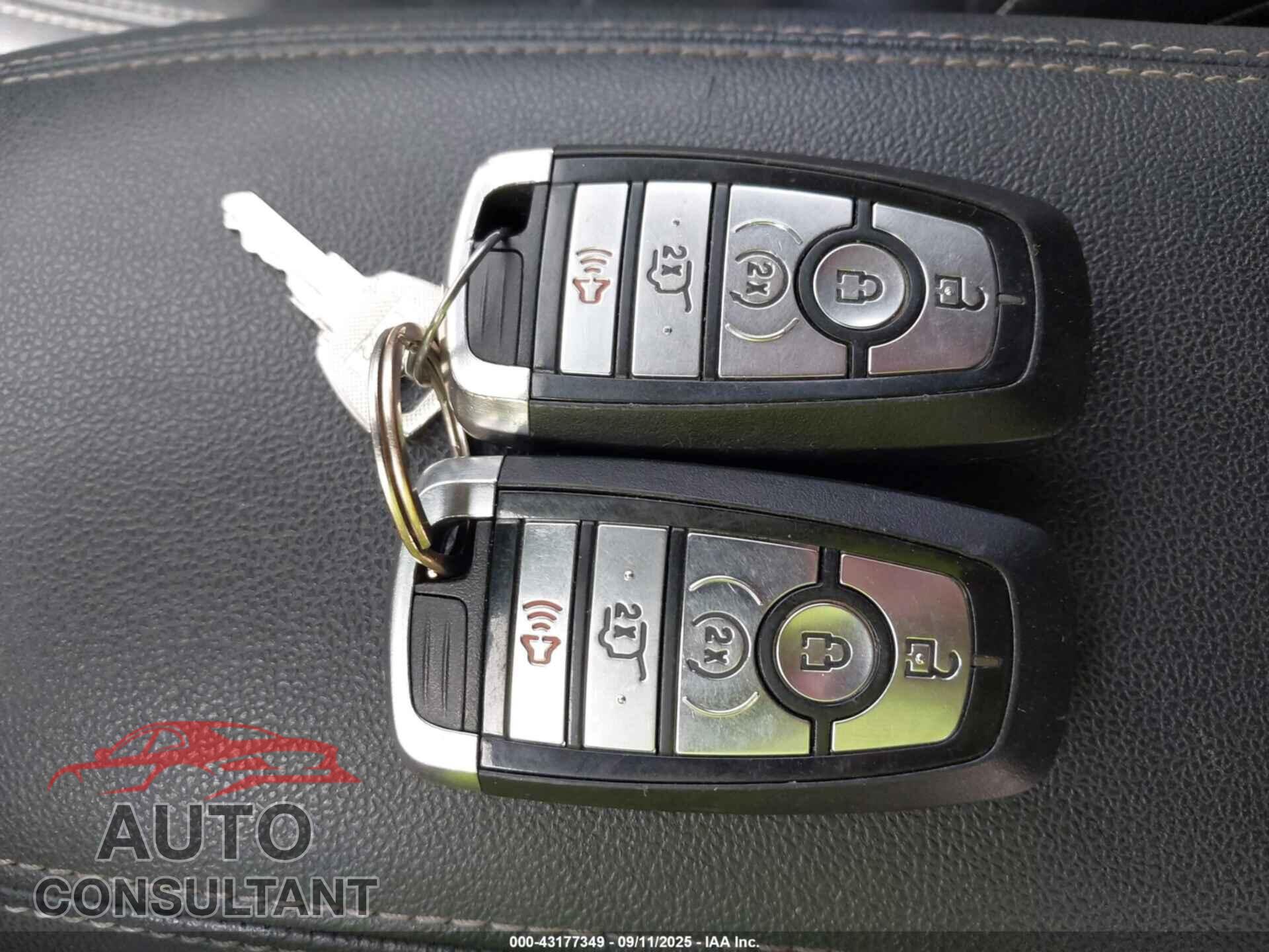 FORD ESCAPE 2020 - 1FMCU9J97LUA37025