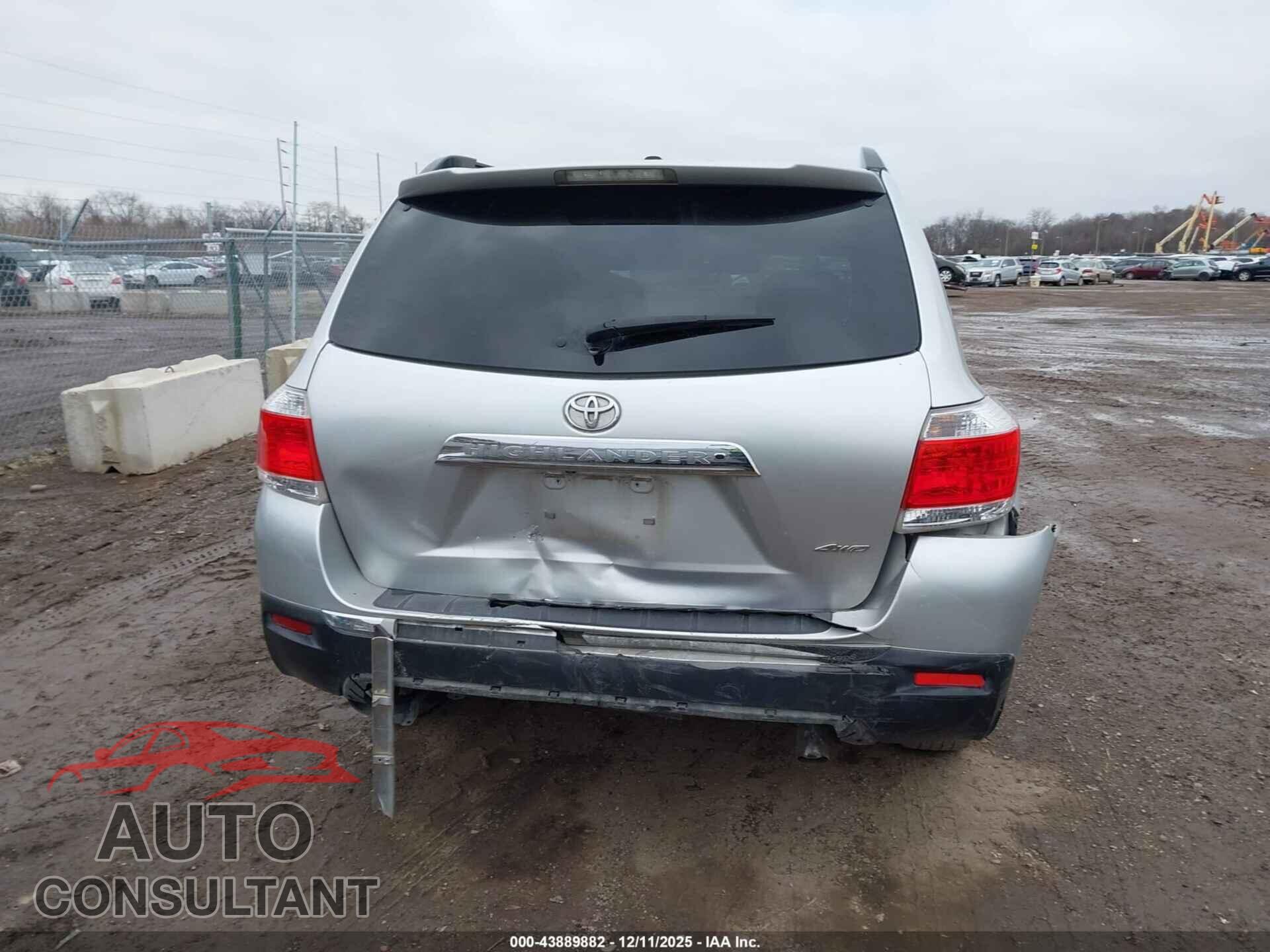 TOYOTA HIGHLANDER 2011 - 5TDBK3EH3BS048918