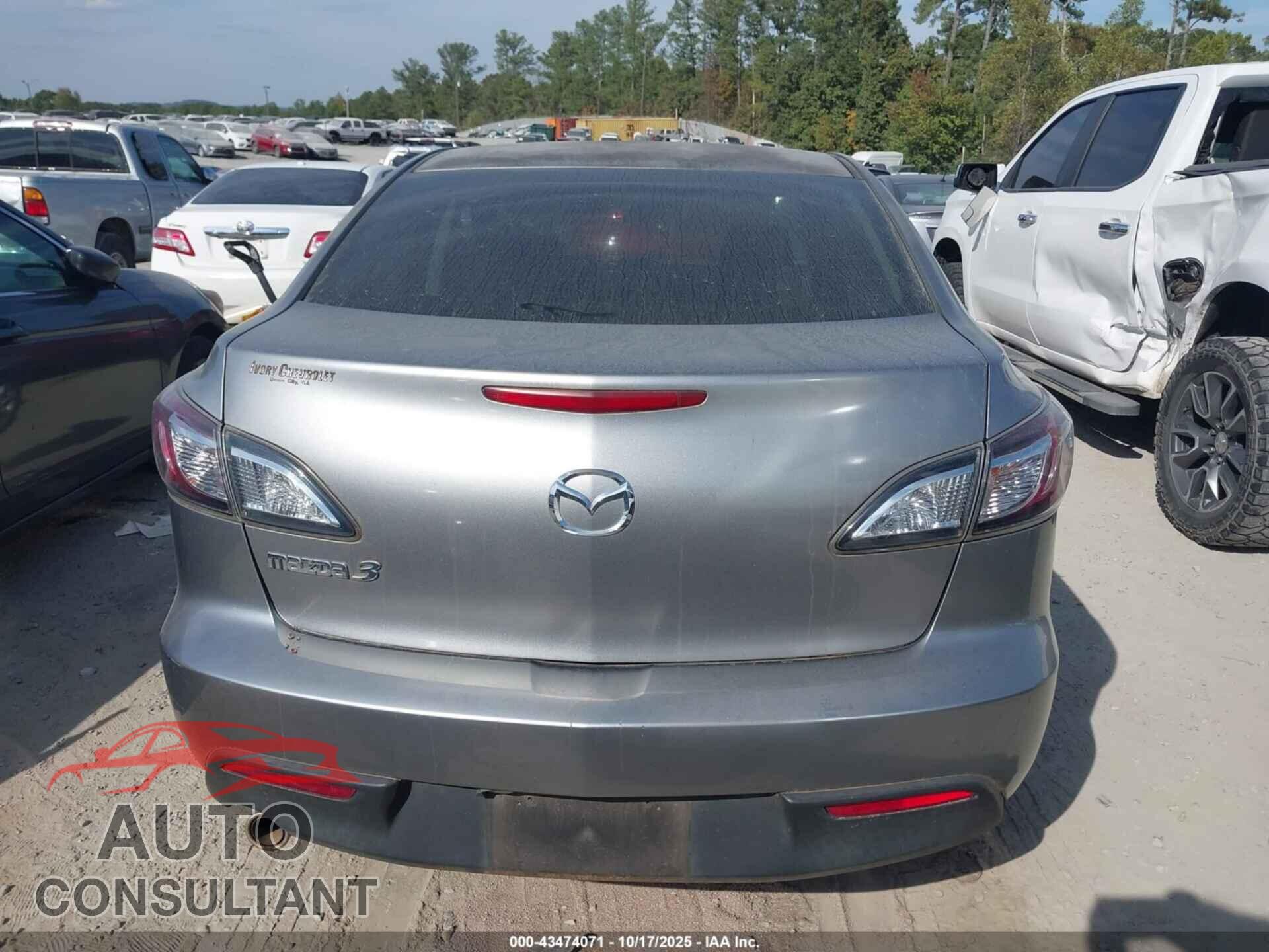 MAZDA MAZDA3 2011 - JM1BL1VF9B1367379