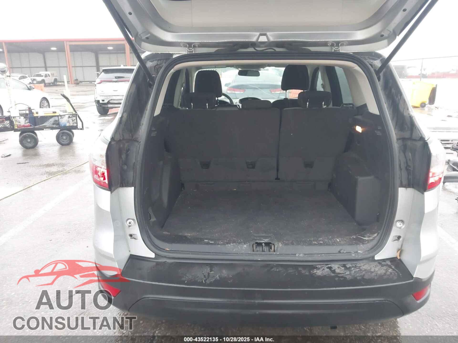 FORD ESCAPE 2017 - 1FMCU0F79HUB89057