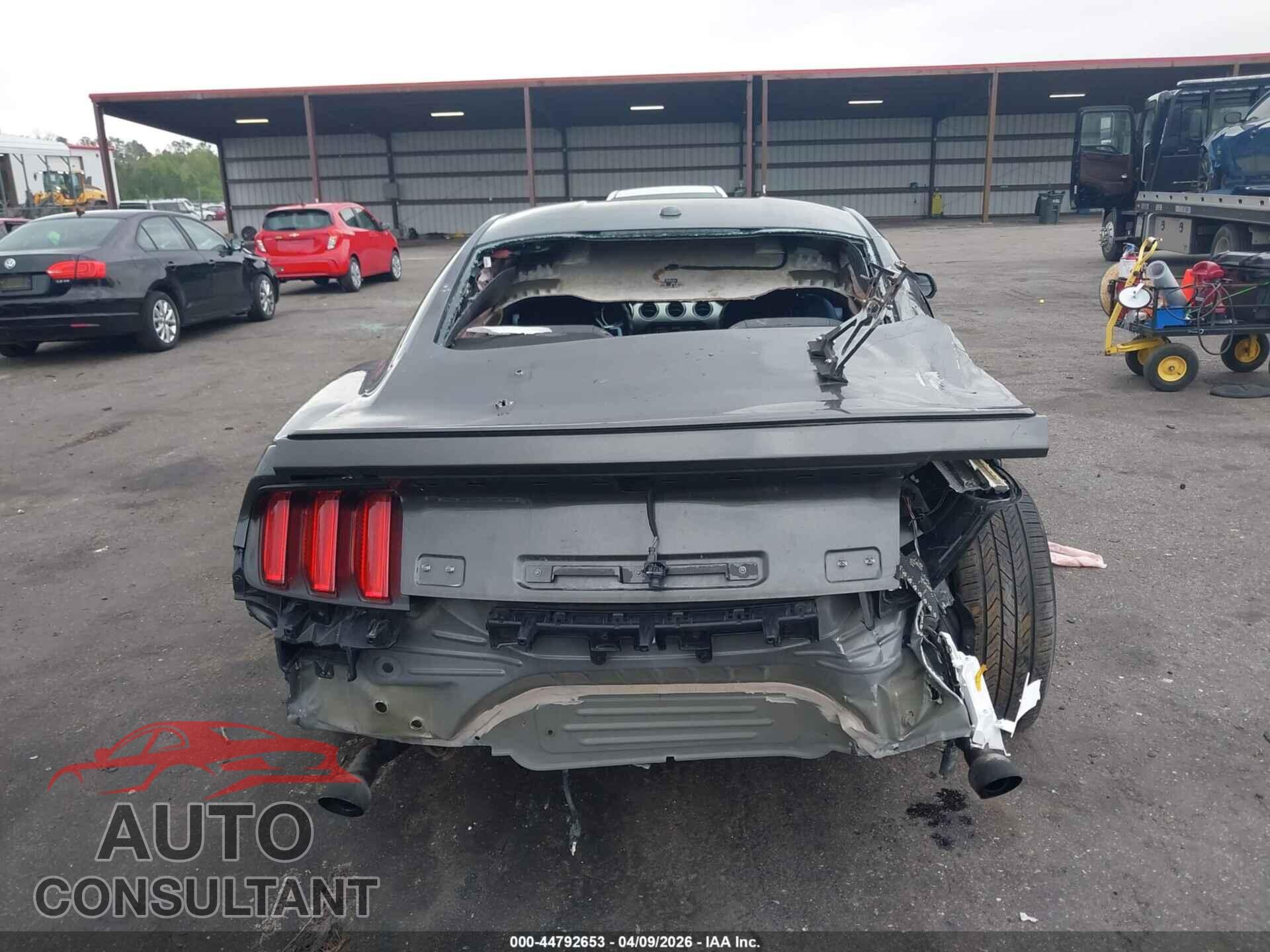 FORD MUSTANG 2015 - 1FA6P8TH2F5385892