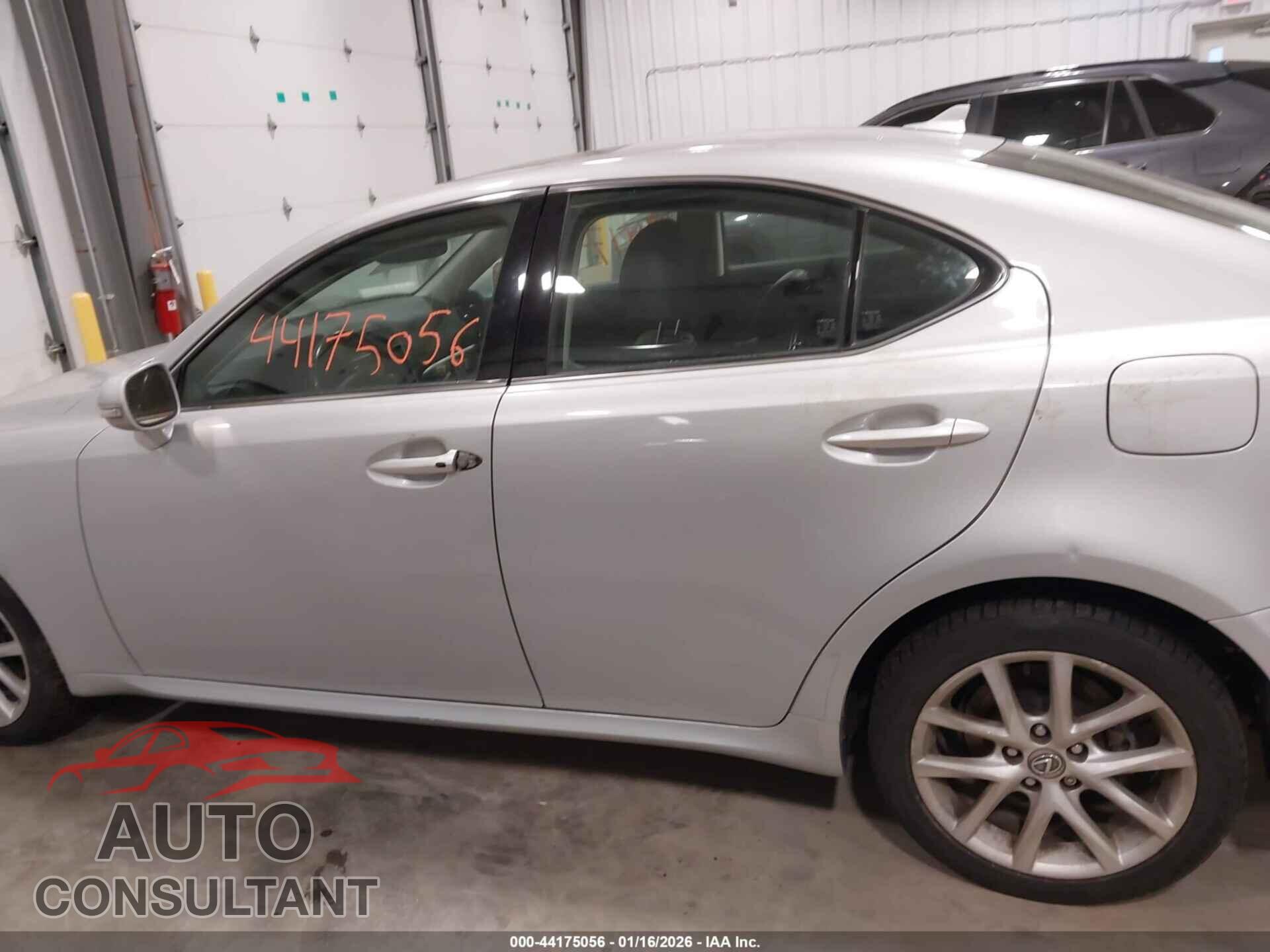 LEXUS IS 250 2011 - JTHCF5C24B5051625