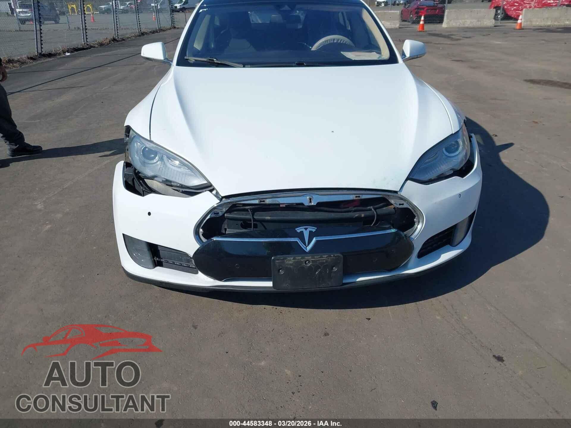 TESLA MODEL S 2015 - 5YJSA1S28FF090857