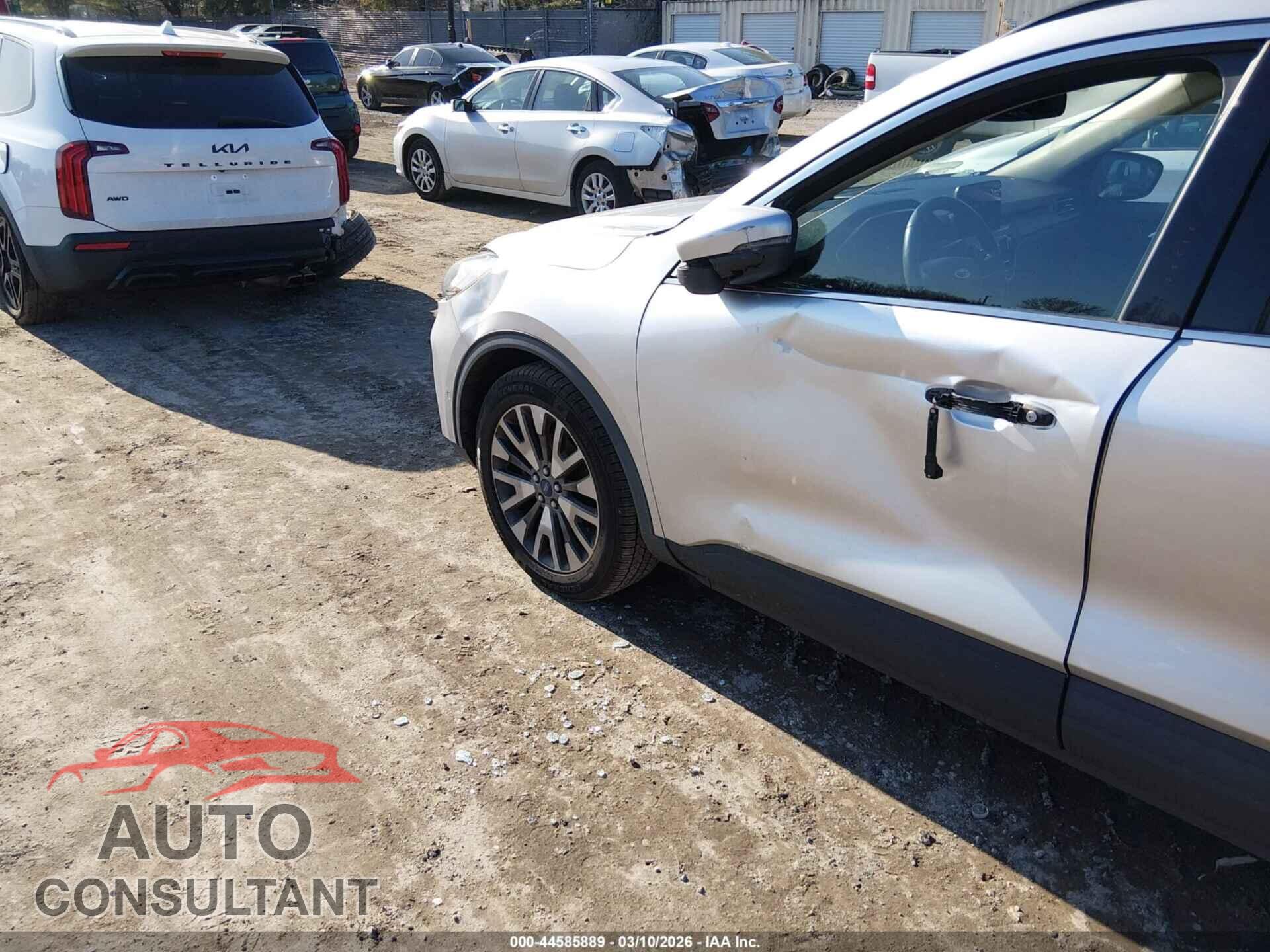 FORD ESCAPE 2020 - 1FMCU9J97LUA90131