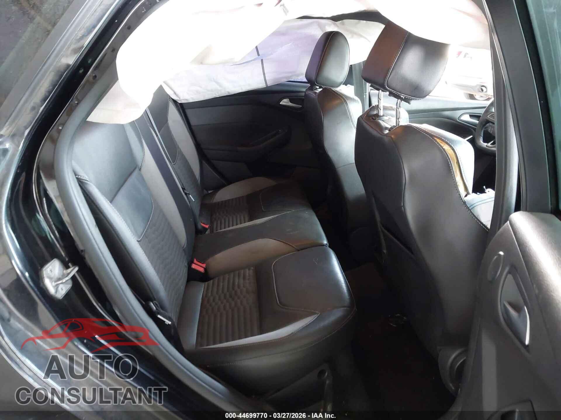 FORD FOCUS ST 2016 - 1FADP3L94GL212908