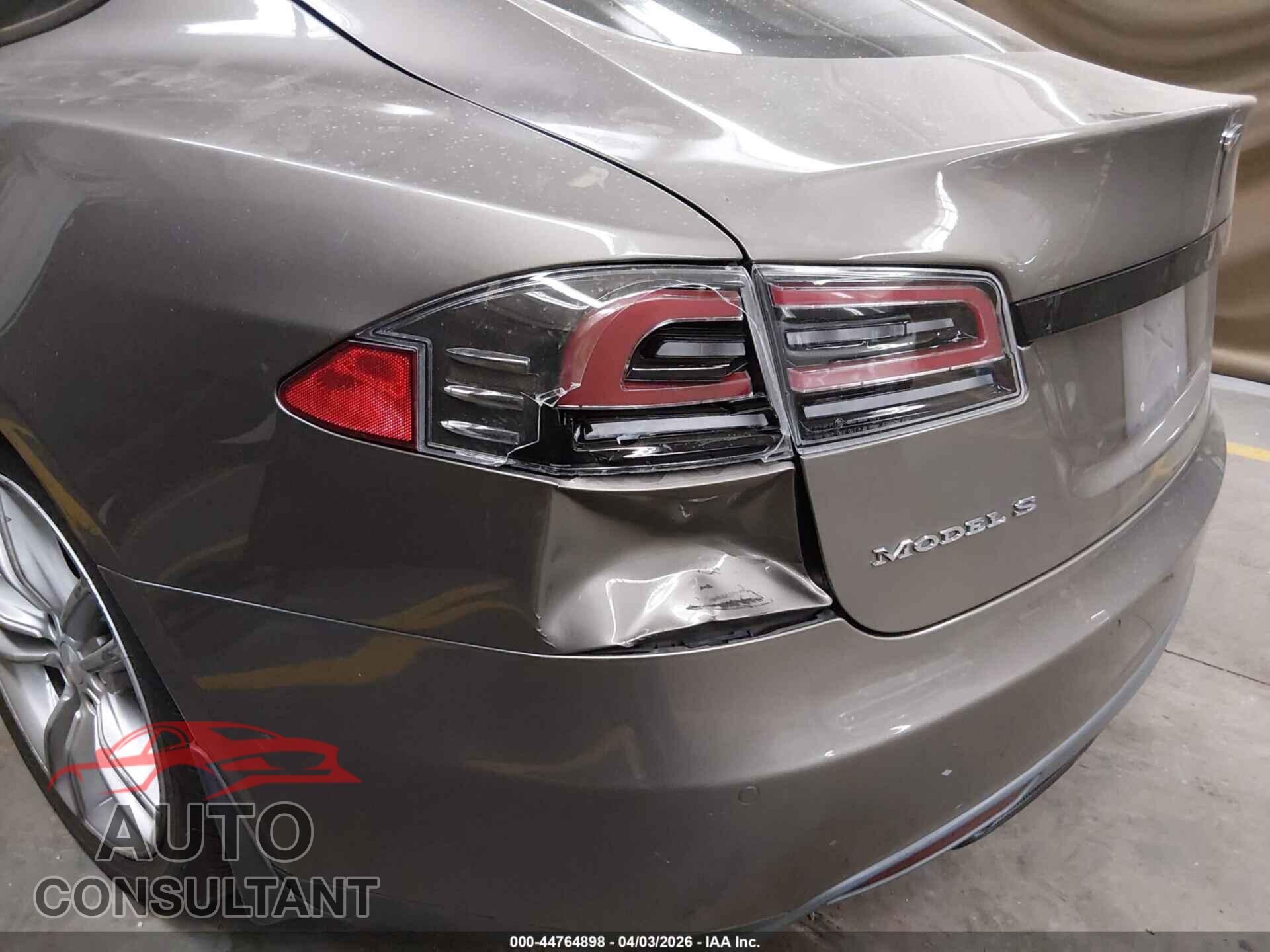 TESLA MODEL S 2015 - 5YJSA1H28FF093622