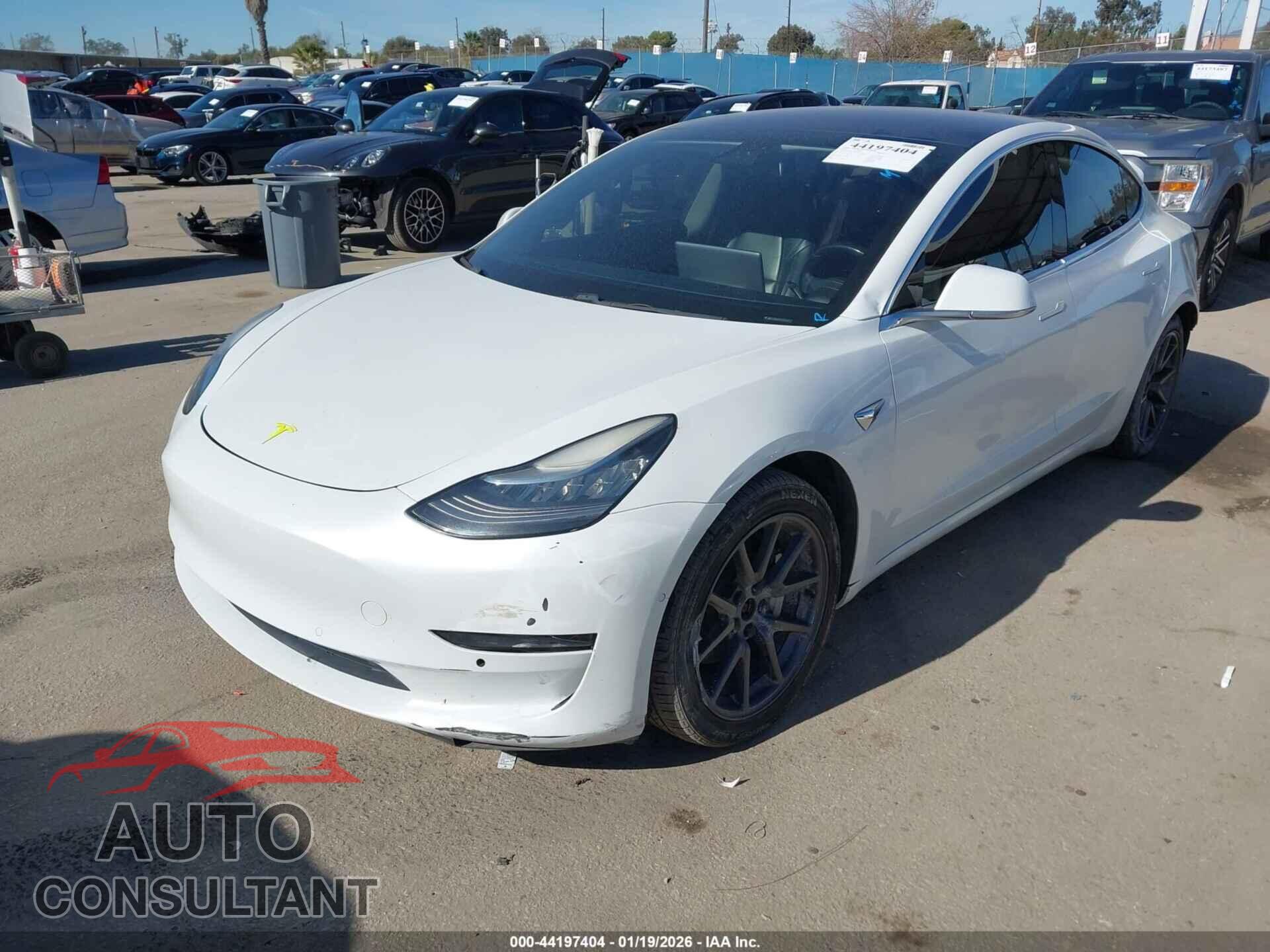 TESLA MODEL 3 2018 - 5YJ3E1EB5JF067209