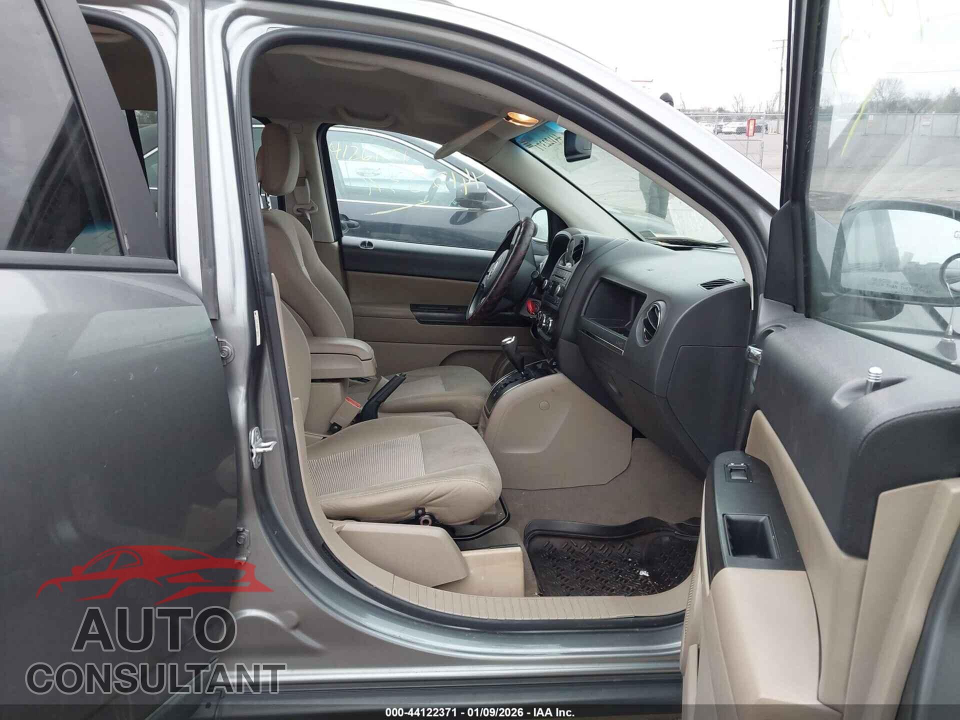 JEEP COMPASS 2011 - 1J4NF1FB3BD282532