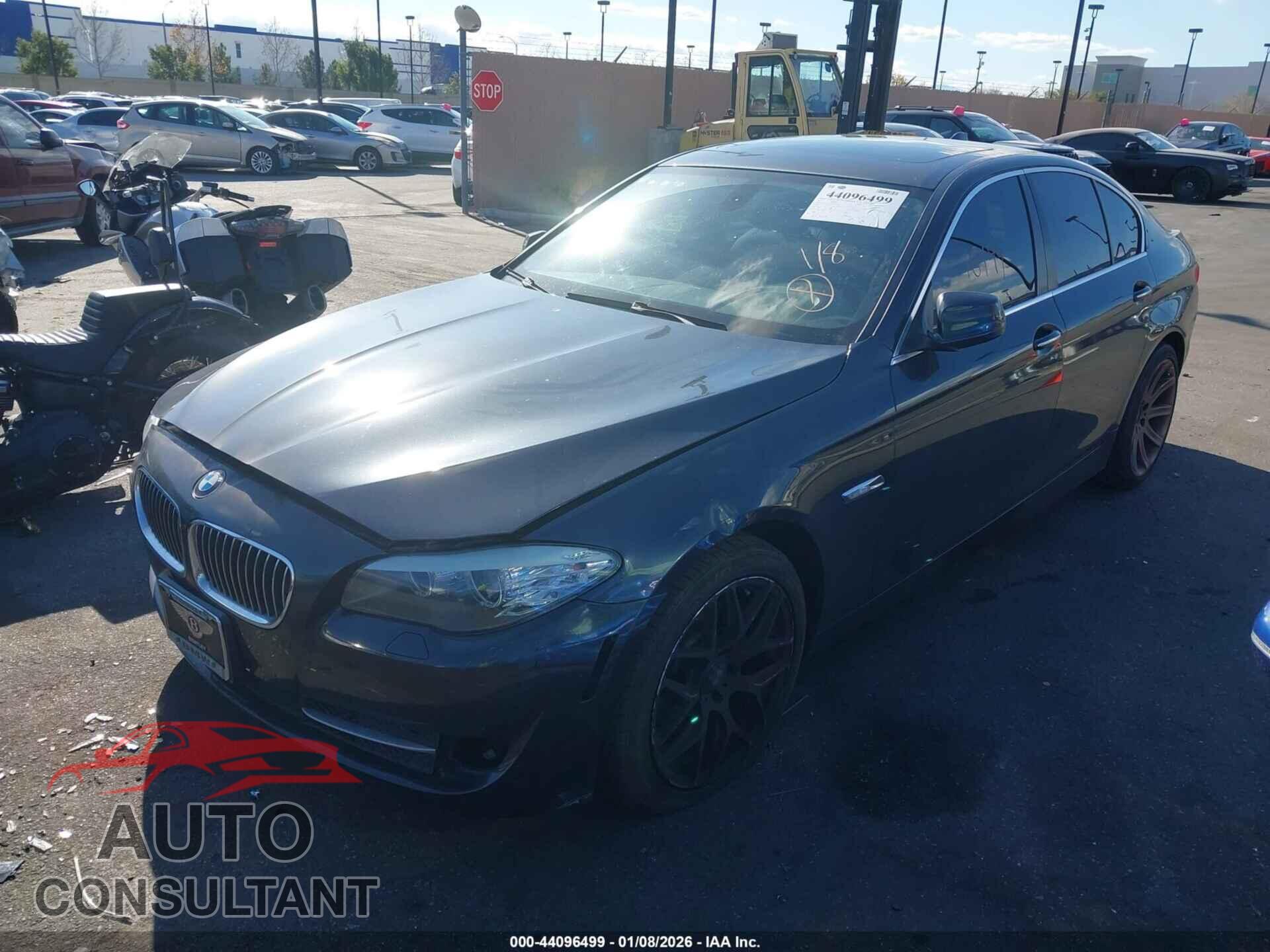 BMW 528I 2011 - WBAFR1C53BC738130