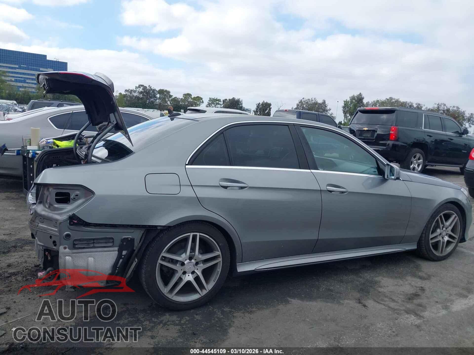 MERCEDES-BENZ E 350 2014 - WDDHF8JB1EA875286