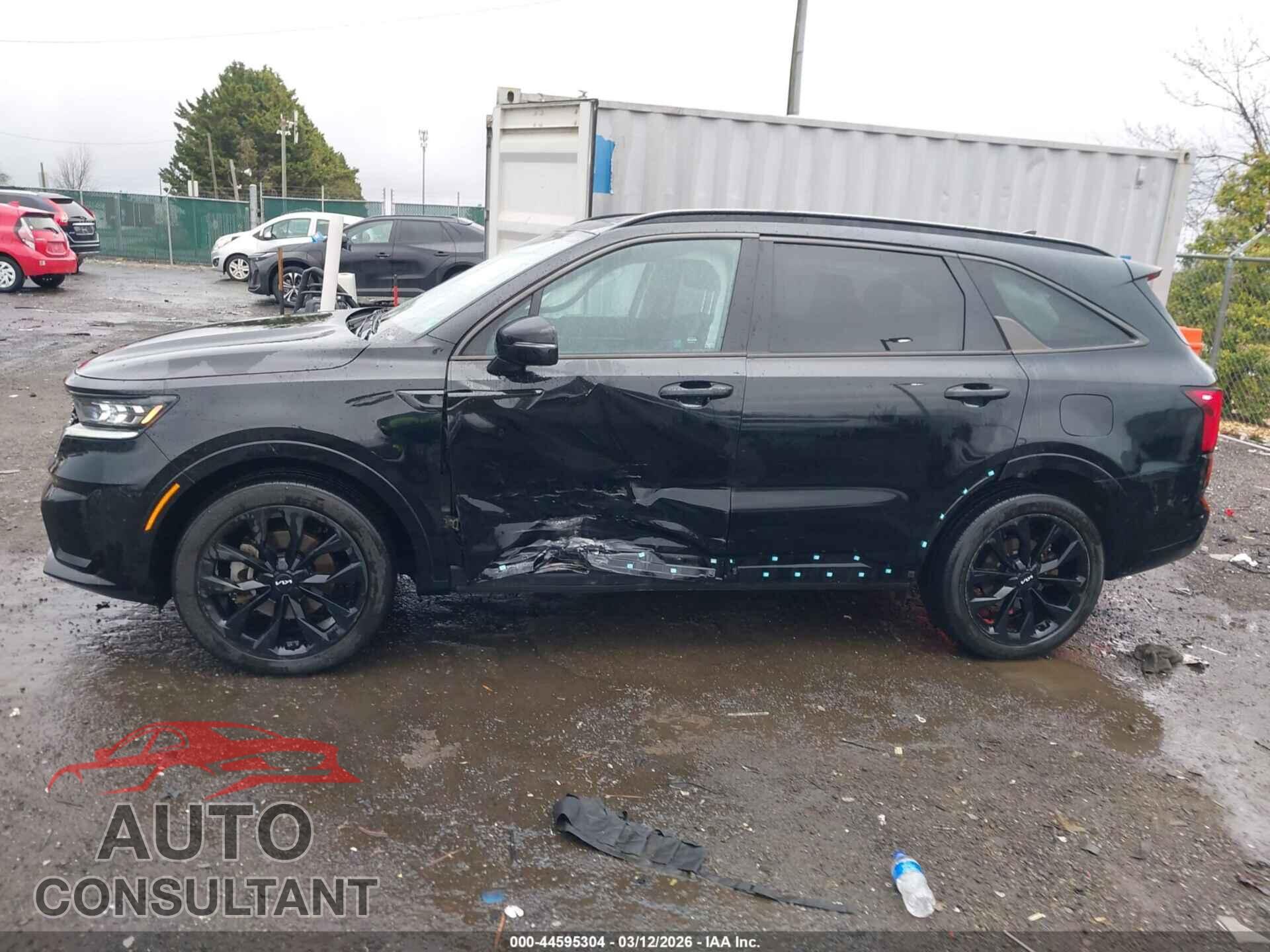 KIA SORENTO 2023 - 5XYRK4LF7PG209460