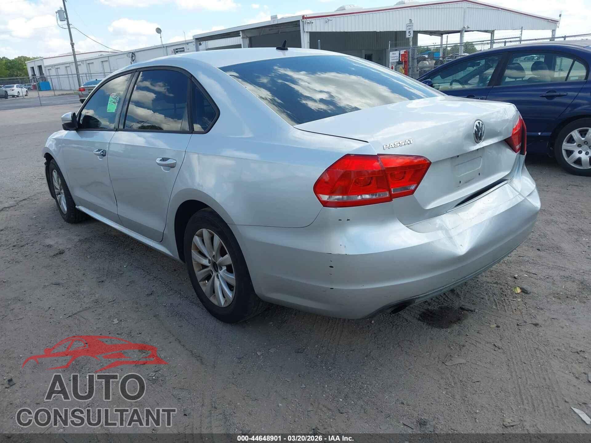 VOLKSWAGEN PASSAT 2014 - 1VWAS7A32EC044357