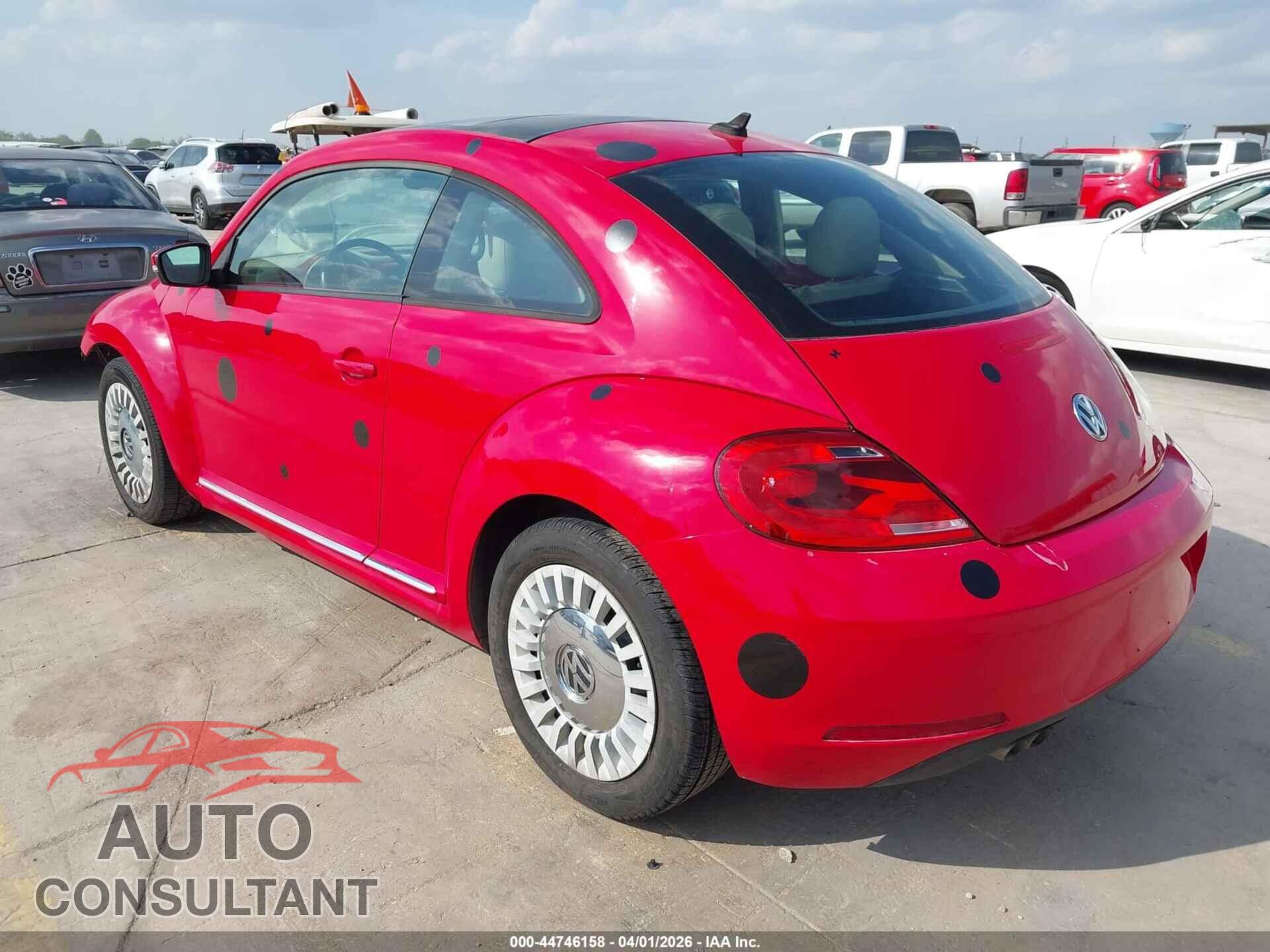 VOLKSWAGEN BEETLE 2013 - 3VWJP7AT4DM670457
